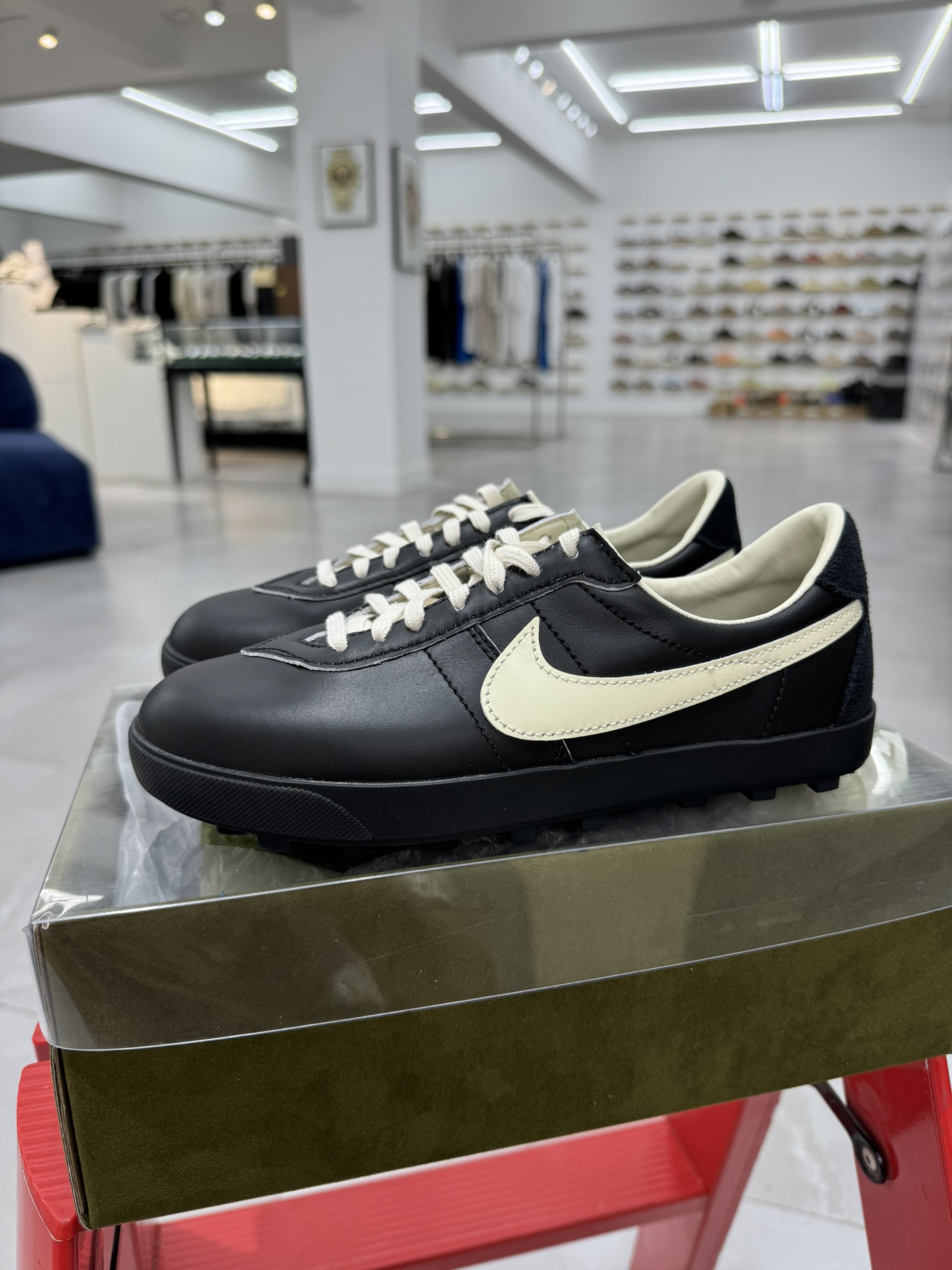 BODE x Nike  Astro Grabber 低筒 头层皮 减震防滑  跑步鞋 男鞋 女鞋 Smile版橄榄球 波鞋 黑色FJ9821-001 