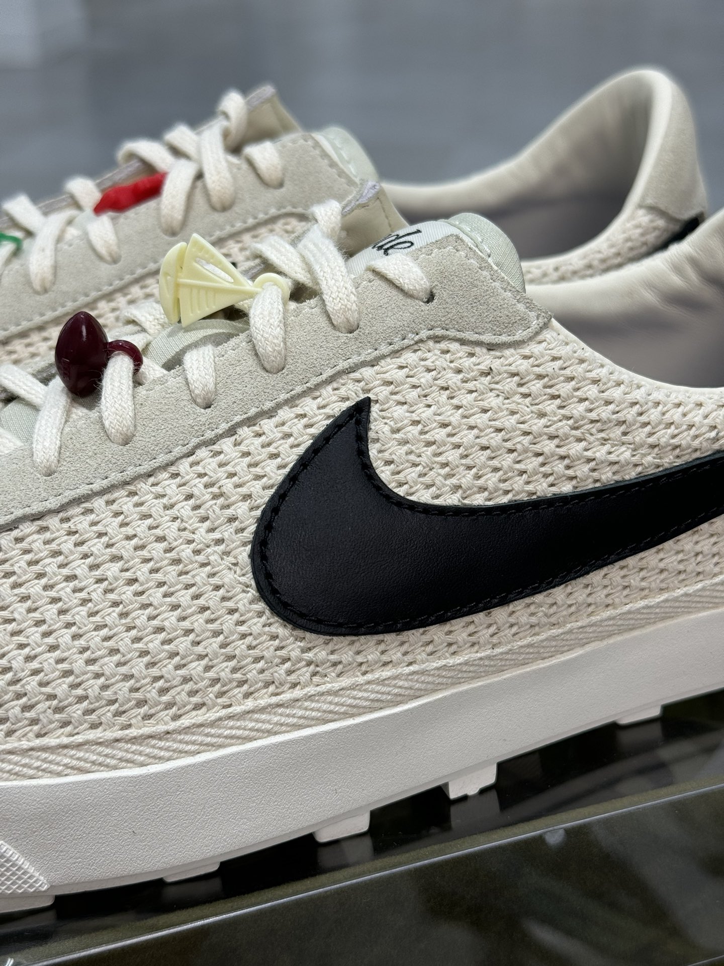  BODE x Nike  Astro Grabber 低筒 头层皮 减震防滑  跑步鞋 男鞋 女鞋 Smile版橄榄球 波鞋 米白 FQ6892-100