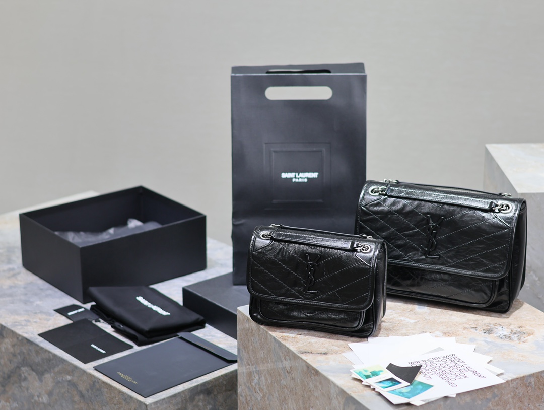 （银链 黑标）SAINT LAURENT 圣罗兰 YSL Niki LOGO 复古褶皱 牛皮 流浪包斜挎包 单肩包 中号 小号 女款 黑色 6331580EN041000  6331600EN041000