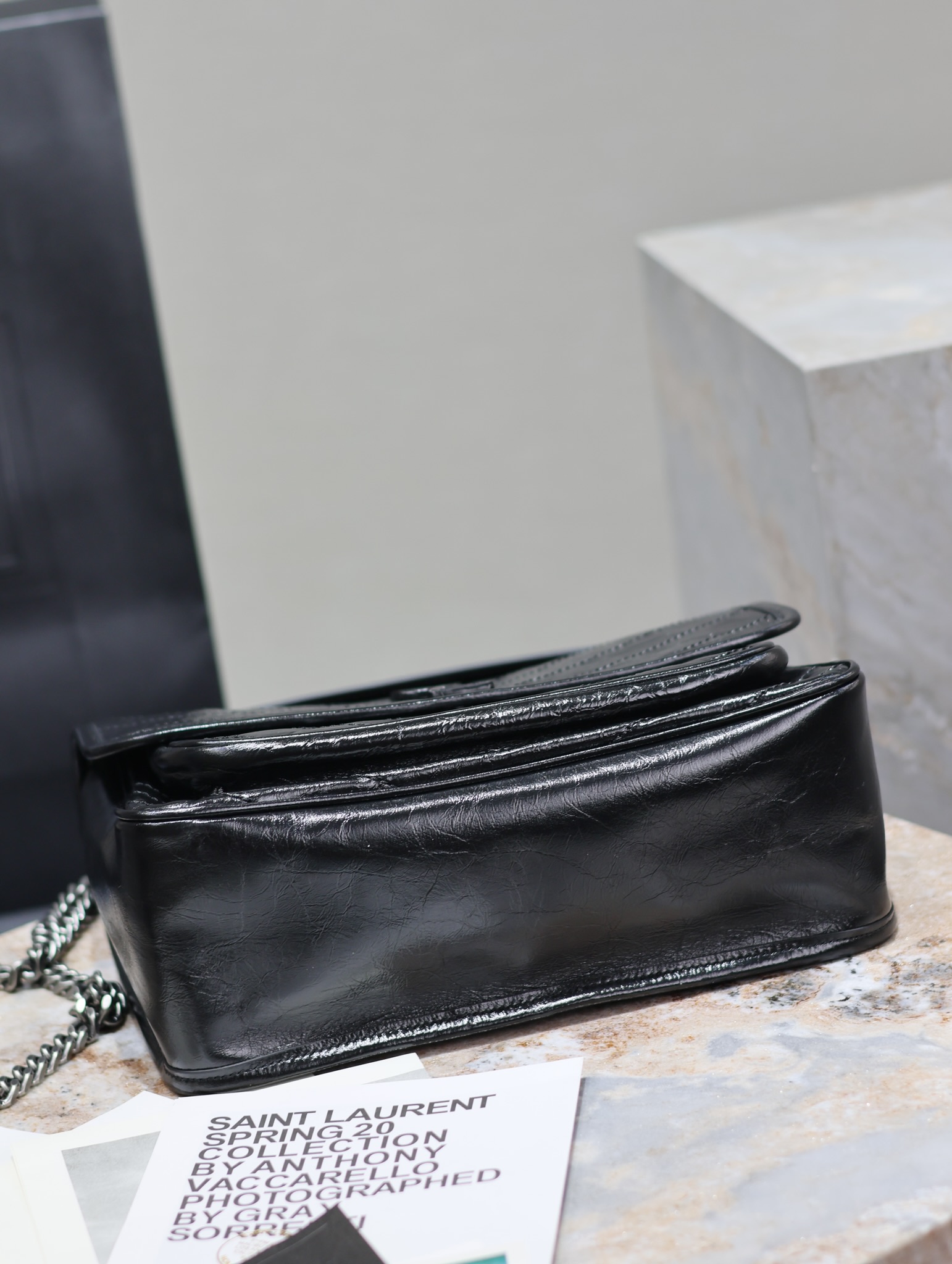 （银链 黑标）SAINT LAURENT 圣罗兰 YSL Niki LOGO 复古褶皱 牛皮 流浪包斜挎包 单肩包 中号 小号 女款 黑色 6331580EN041000  6331600EN041000