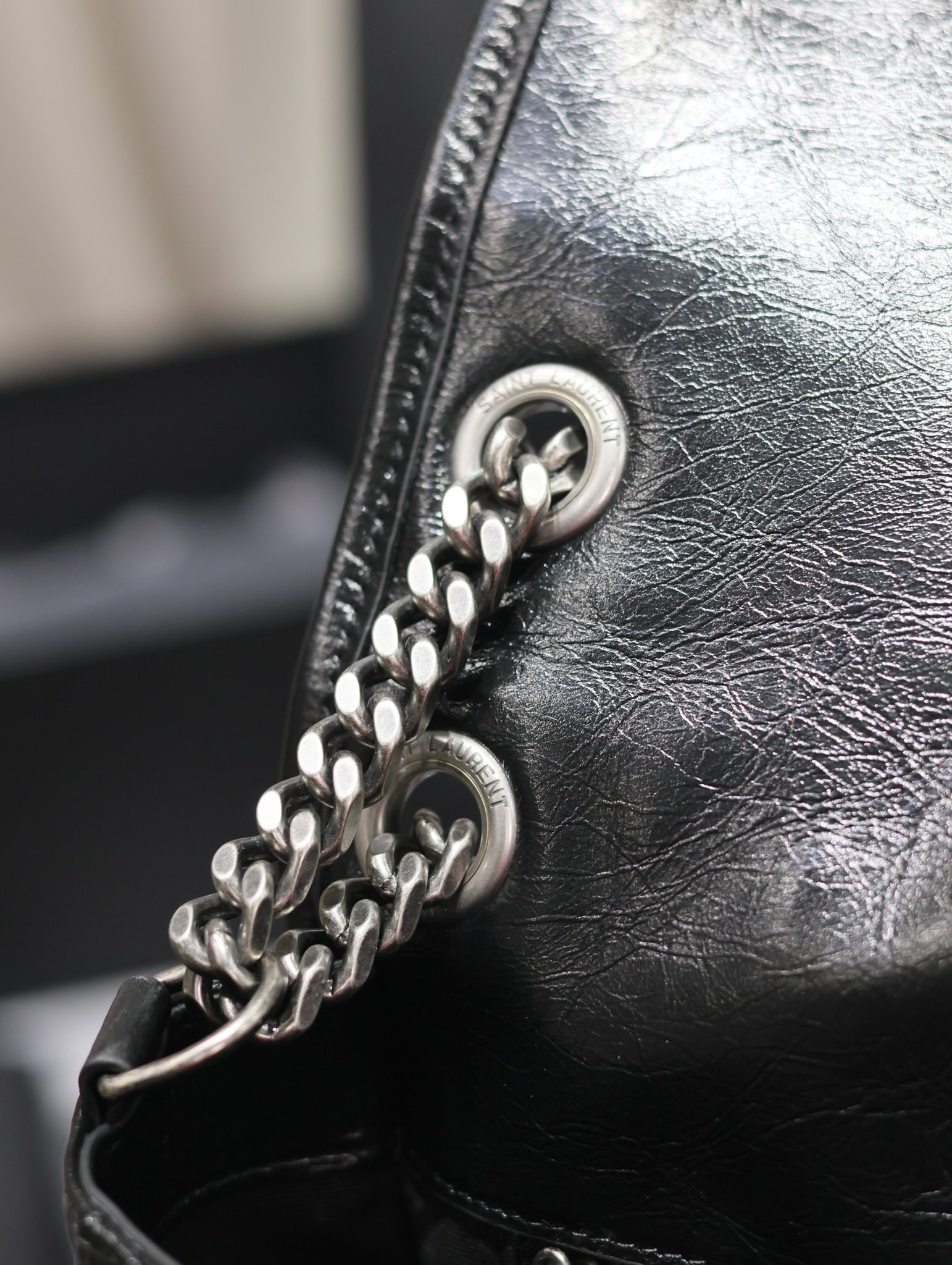 （银链 黑标）SAINT LAURENT 圣罗兰 YSL Niki LOGO 复古褶皱 牛皮 流浪包斜挎包 单肩包 中号 小号 女款 黑色 6331580EN041000  6331600EN041000