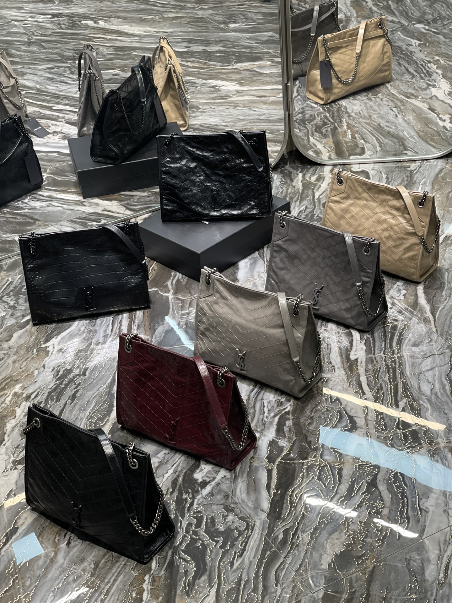  SAINT LAURENT 圣罗兰 YSL Niki  织物通勤 流浪包斜挎包 单肩包 小号/中号/大号 黑色尼龙 776611-FACKH-1000 757146-FACKH-1000 