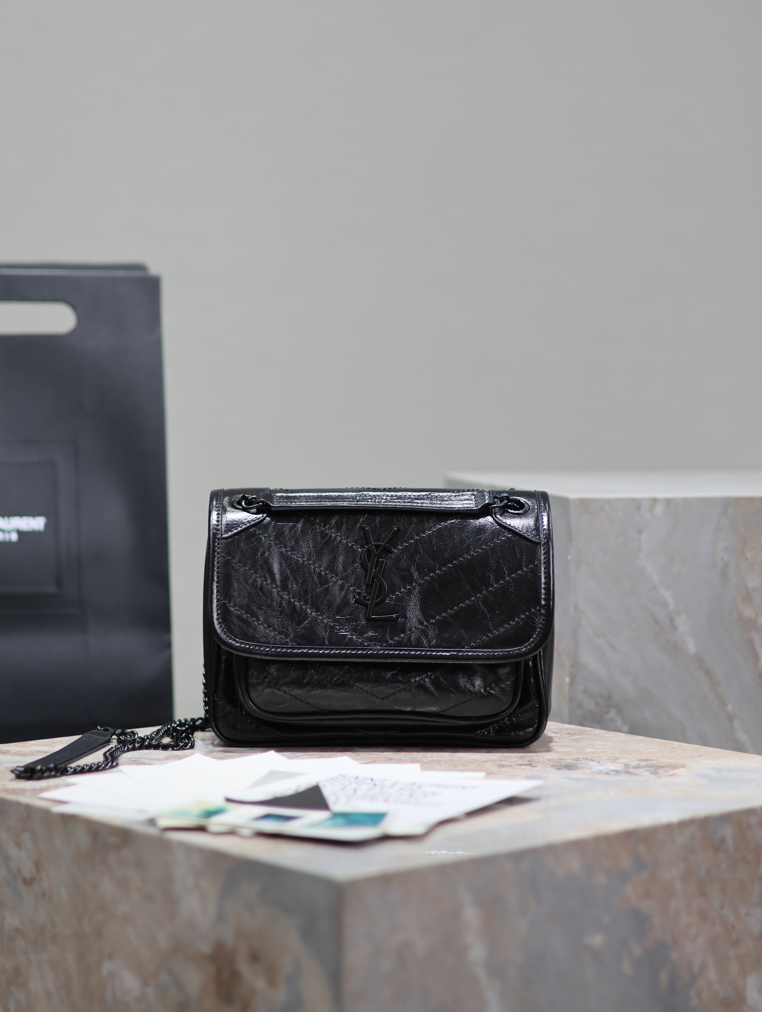  （黑标/黑链） SAINT LAURENT 圣罗兰 YSL Niki Baby 复古褶皱 牛皮 流浪包斜挎包 单肩包 中号/小号 女款 黑色 633184/633185