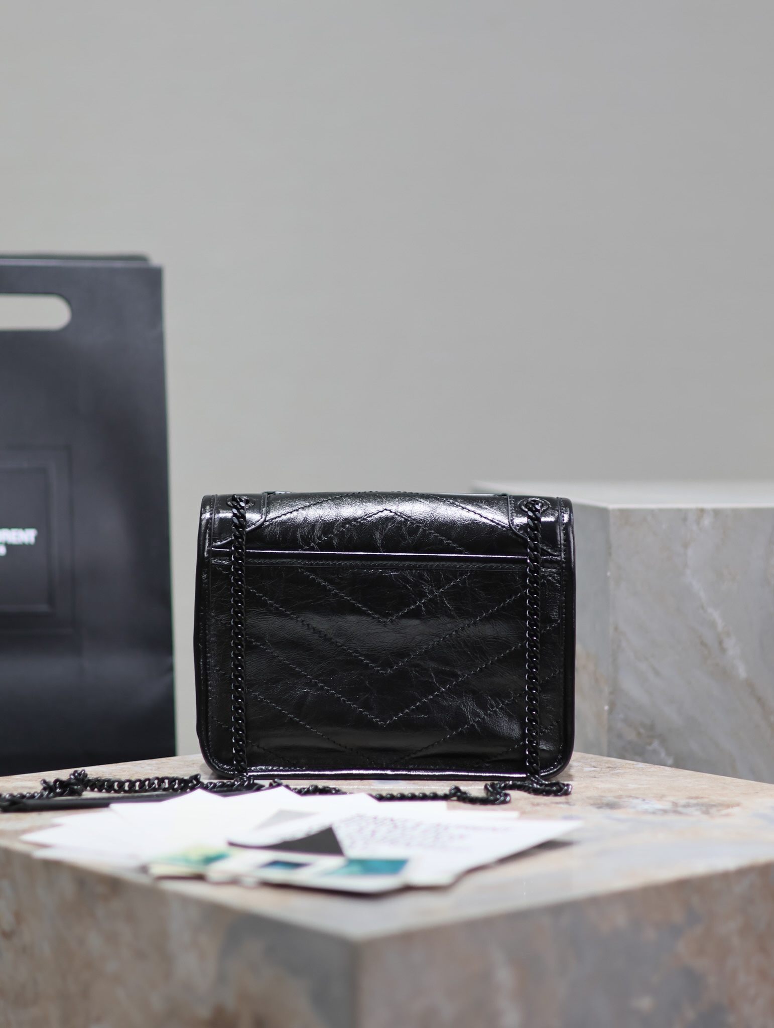  （黑标/黑链） SAINT LAURENT 圣罗兰 YSL Niki Baby 复古褶皱 牛皮 流浪包斜挎包 单肩包 中号/小号 女款 黑色 633184/633185