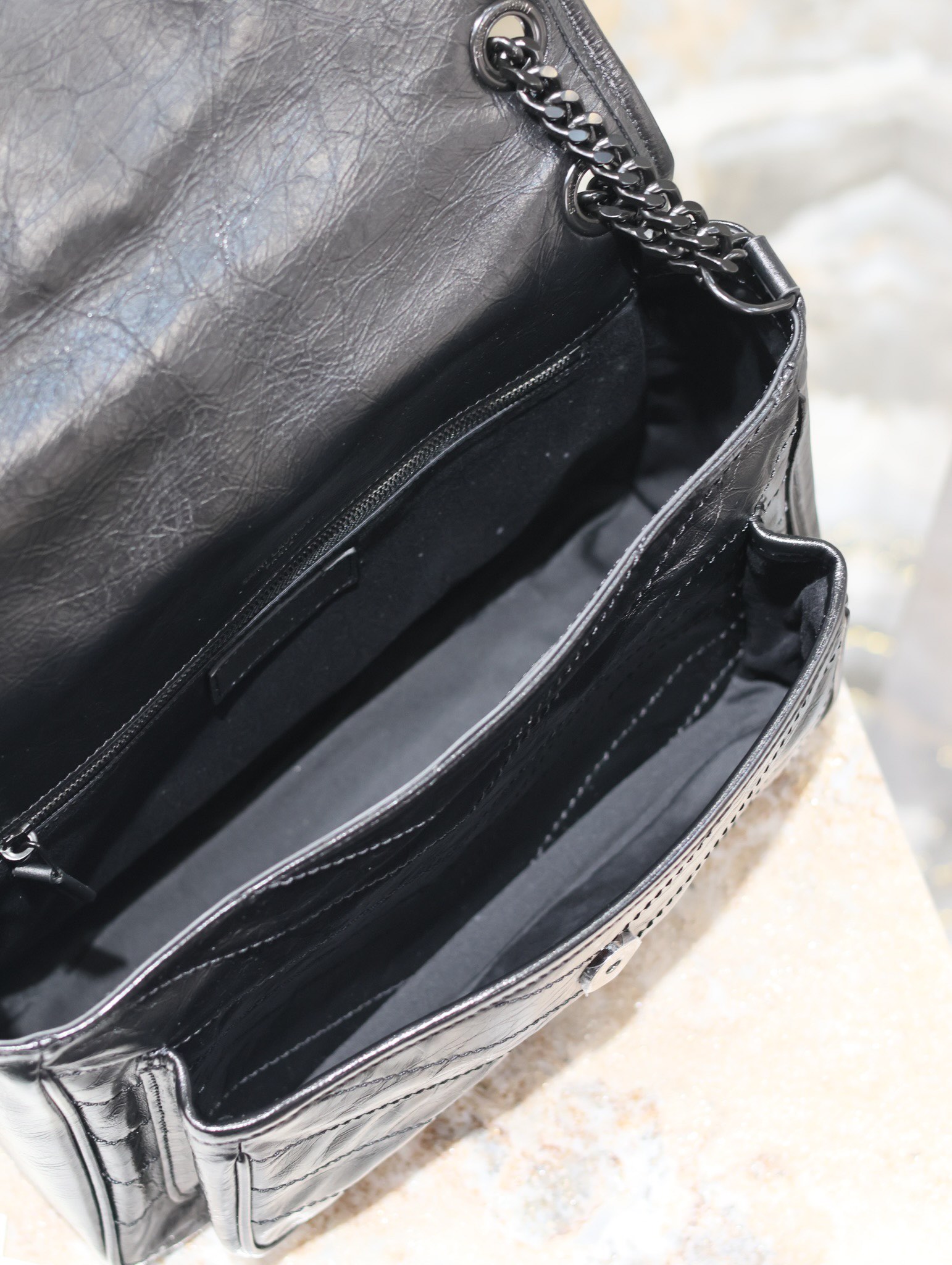  （黑标/黑链） SAINT LAURENT 圣罗兰 YSL Niki Baby 复古褶皱 牛皮 流浪包斜挎包 单肩包 中号/小号 女款 黑色 633184/633185