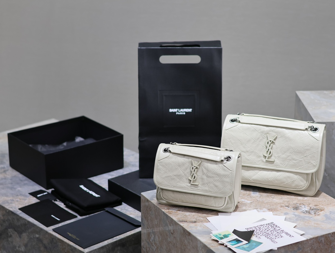  SAINT LAURENT 圣罗兰 YSL Niki Baby 复古褶皱 牛皮 流浪包斜挎包 单肩包 中号/小号 女款 白色 633158/633160