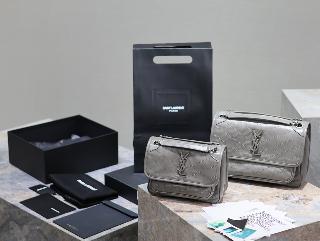  SAINT LAURENT 圣罗兰 YSL Niki Baby 复古褶皱 牛皮 流浪包斜挎包 单肩包 中号/小号 女款  灰色 4988940/633158/633160