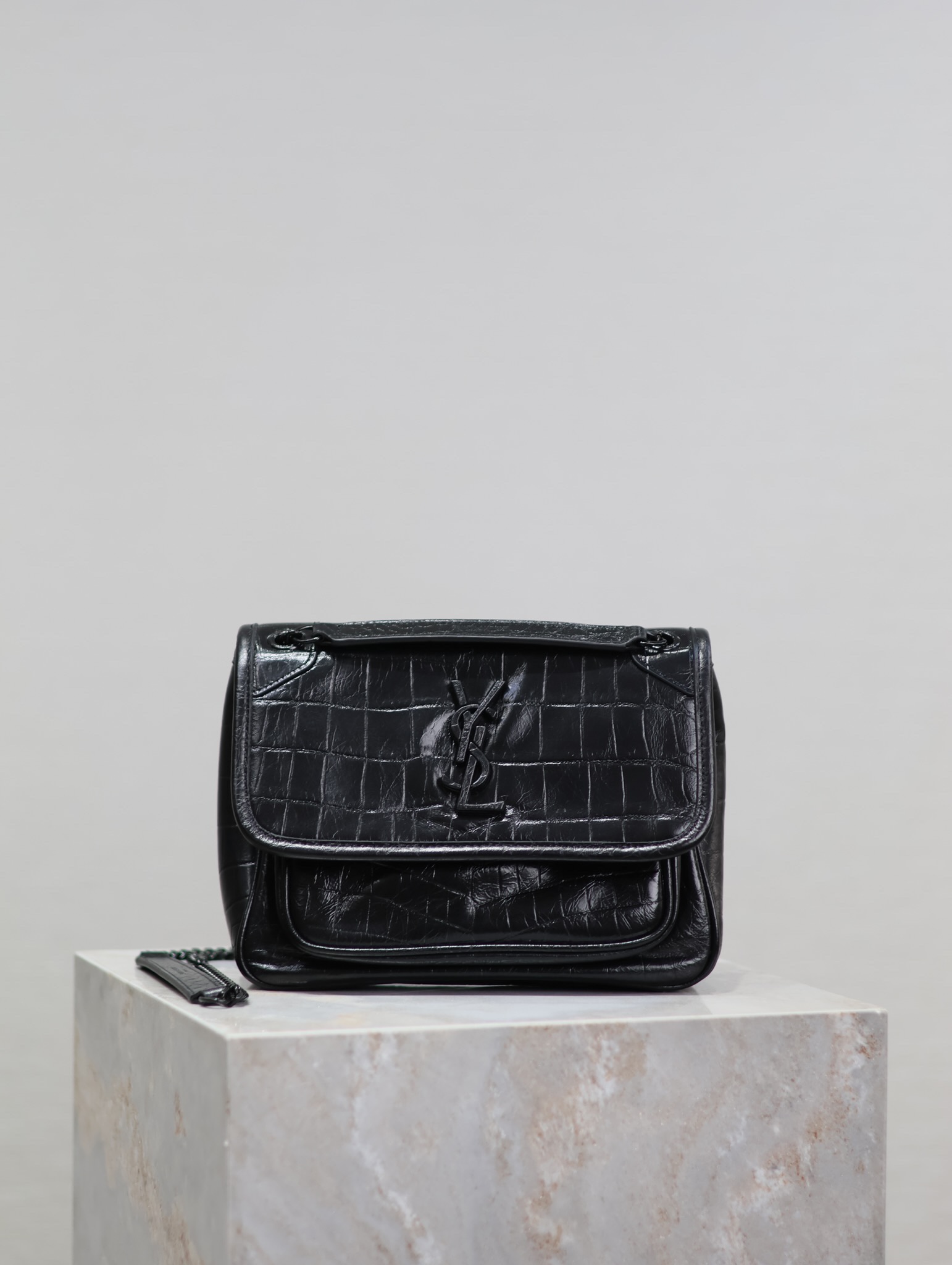  SAINT LAURENT 圣罗兰 YSL Niki Baby 复古鳄鱼皮纹 褶皱 牛皮 流浪包斜挎包 单肩包 中号/小号 女款  黑色 633150/633151/548943