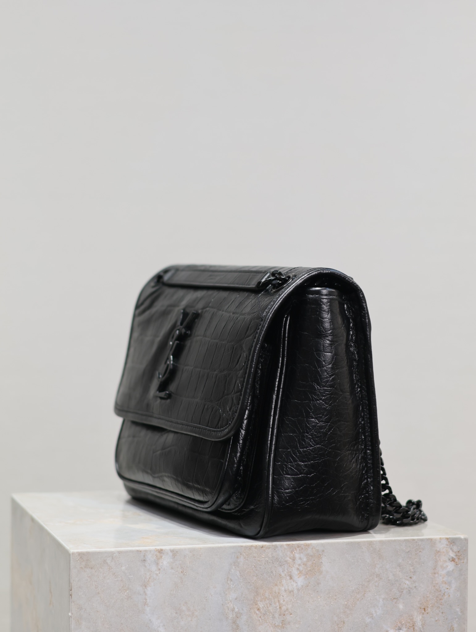  SAINT LAURENT 圣罗兰 YSL Niki Baby 复古鳄鱼皮纹 褶皱 牛皮 流浪包斜挎包 单肩包 中号/小号 女款  黑色 633150/633151/548943