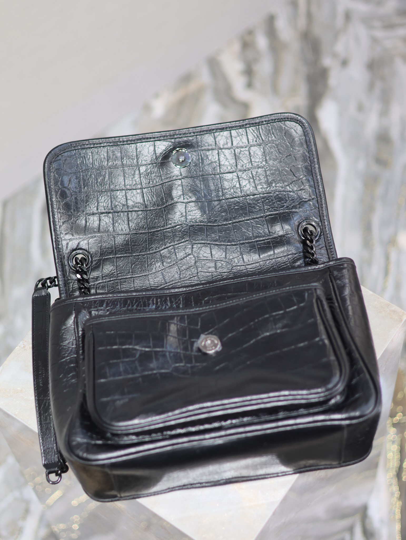  SAINT LAURENT 圣罗兰 YSL Niki Baby 复古鳄鱼皮纹 褶皱 牛皮 流浪包斜挎包 单肩包 中号/小号 女款  黑色 633150/633151/548943