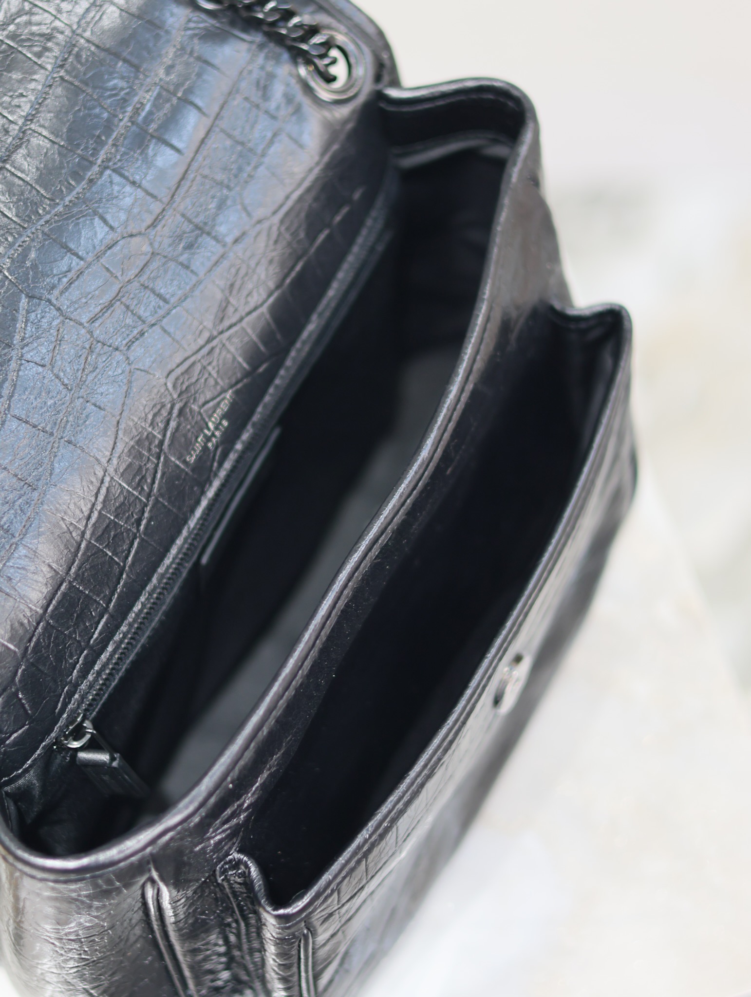  SAINT LAURENT 圣罗兰 YSL Niki Baby 复古鳄鱼皮纹 褶皱 牛皮 流浪包斜挎包 单肩包 中号/小号 女款  黑色 633150/633151/548943