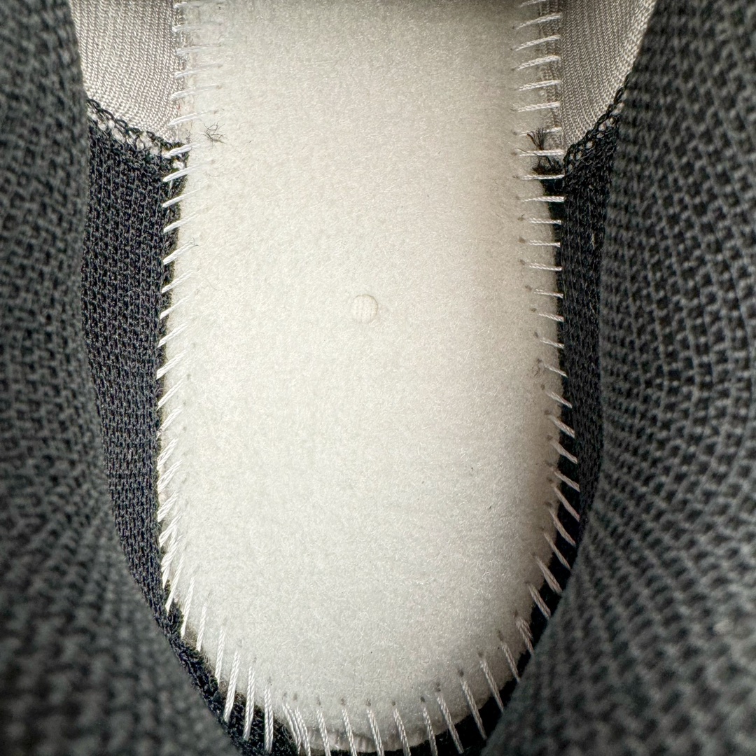  新版  Nike Air Zoom Vomero 5  前后气垫 低筒 防滑舒适 跑步鞋 运动鞋 男鞋 女鞋 波鞋 米银  FJ2028-001