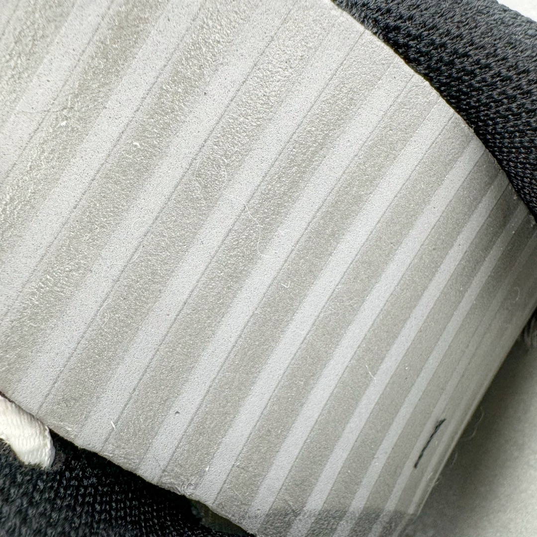  新版  Nike Air Zoom Vomero 5  前后气垫 低筒 防滑舒适 跑步鞋 运动鞋 男鞋 女鞋 波鞋 米银  FJ2028-001