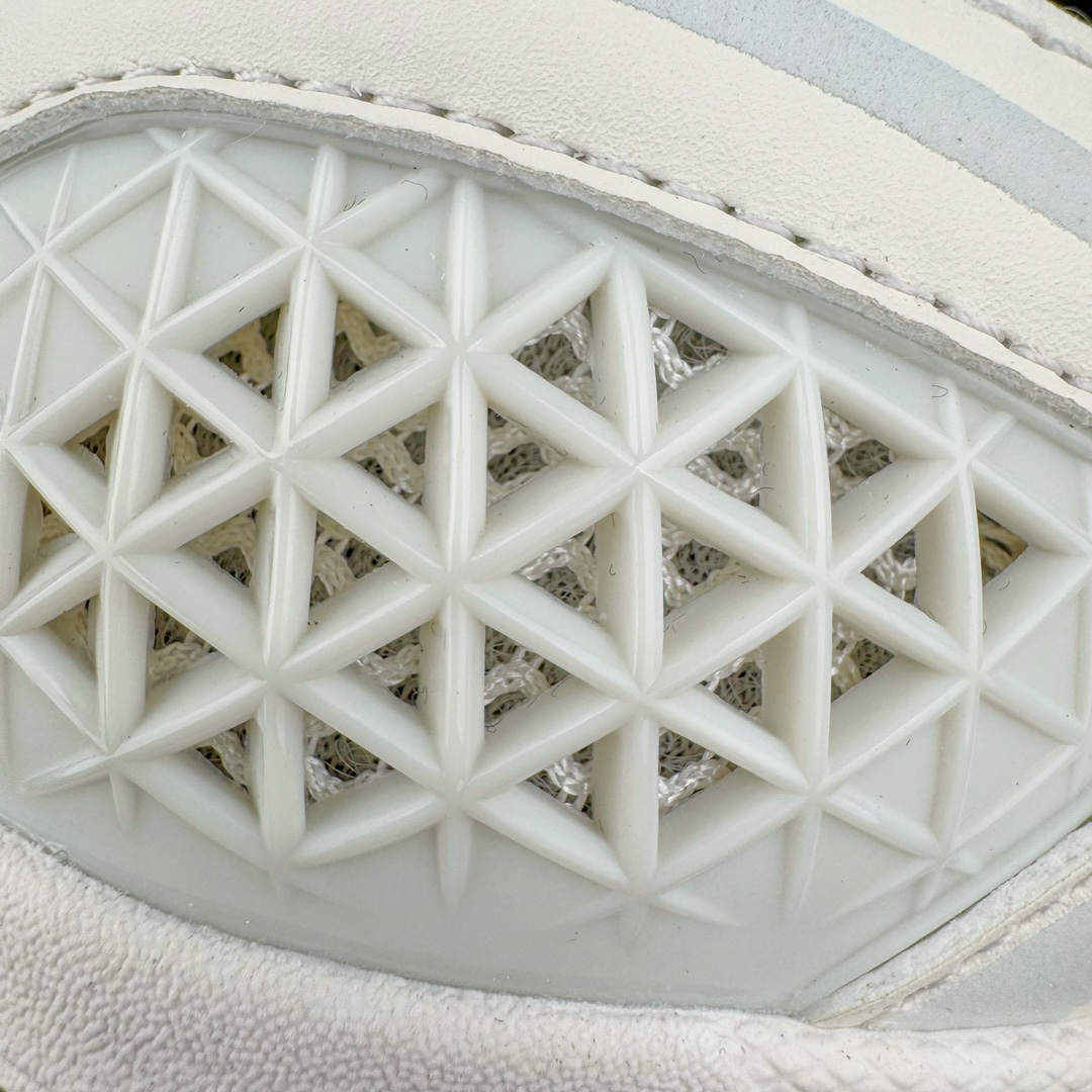  新版  Nike Air Zoom Vomero 5  前后气垫 低筒 防滑舒适 跑步鞋 运动鞋 男鞋 女鞋 波鞋 米银  FJ2028-001