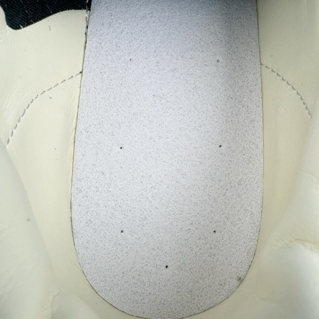  Adidas Originals Gazelle Indoor  低筒 瞪羚室内 复古板鞋 德训休闲鞋 波鞋 男鞋 女鞋  灰白 IF1807