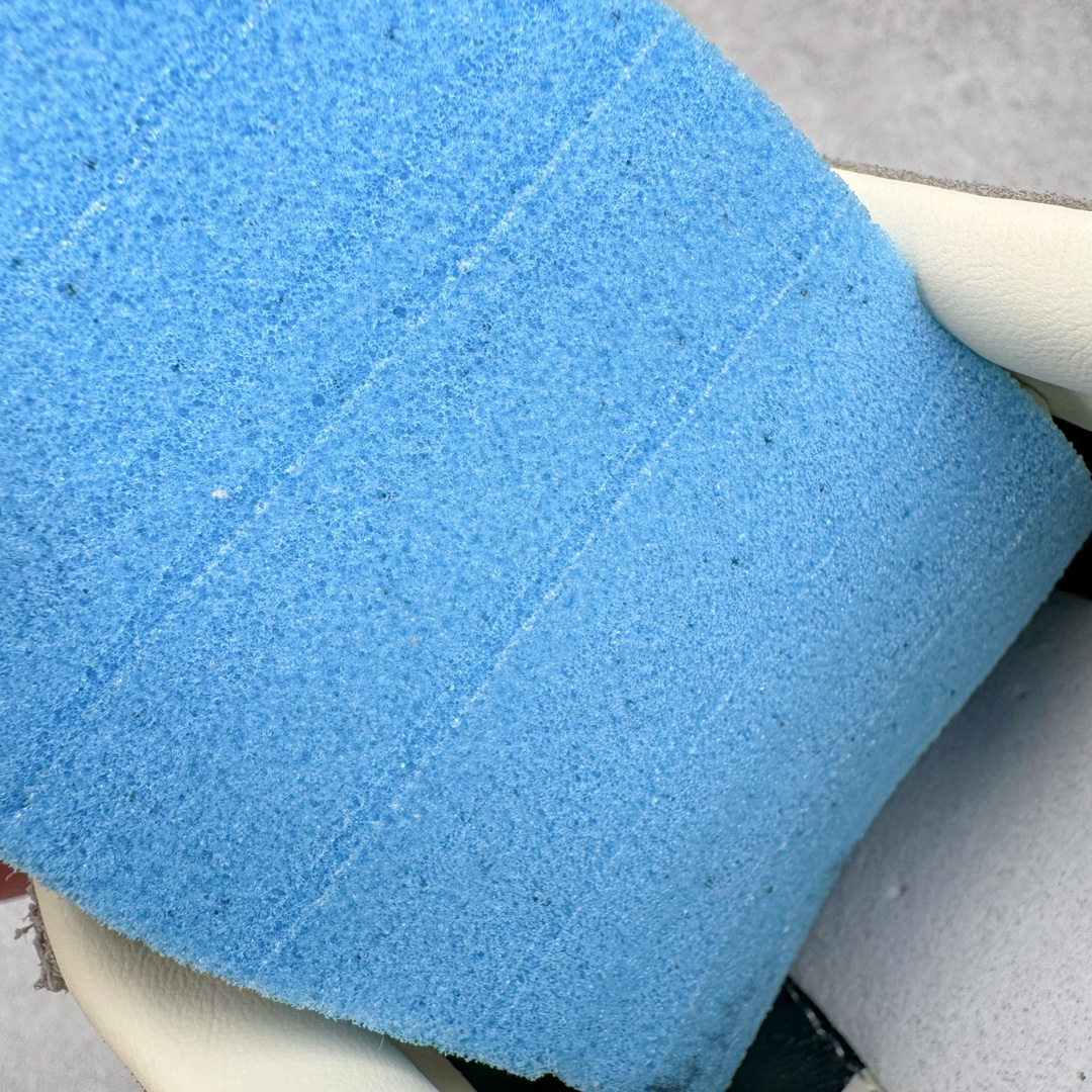  Adidas Originals Gazelle Indoor  低筒 瞪羚室内 复古板鞋 德训休闲鞋 波鞋 男鞋 女鞋  灰白 IF1807