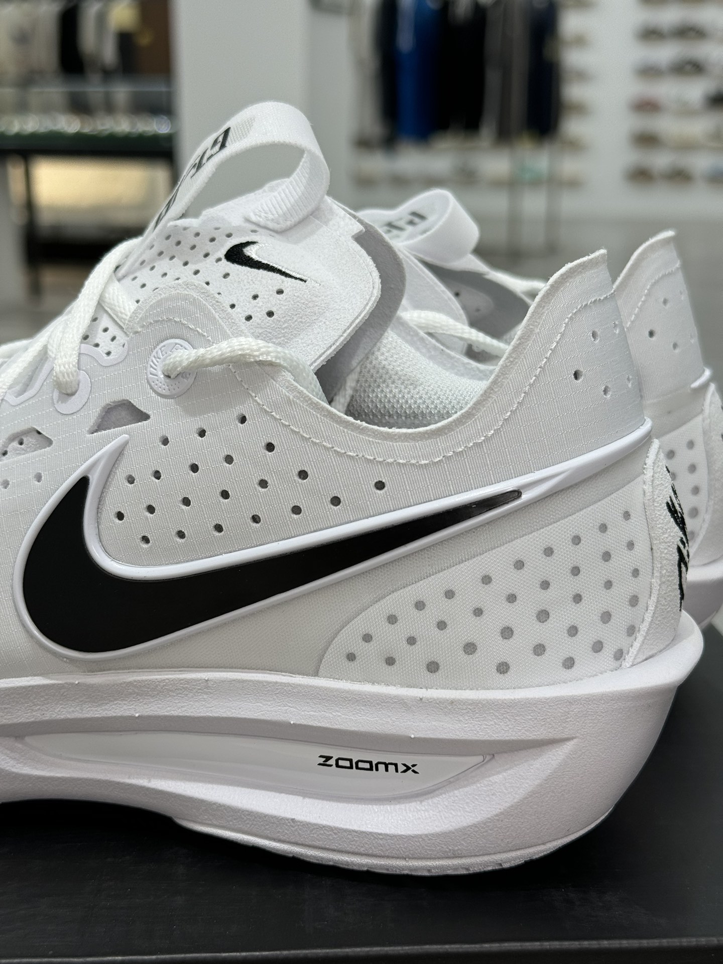  超临界版本 ZOOM GT Cut 3  中筒  篮球鞋 球鞋 实战鞋 全掌气垫 后卫精英 TPU抗扭 男鞋 波鞋  黑白 DV2913-102