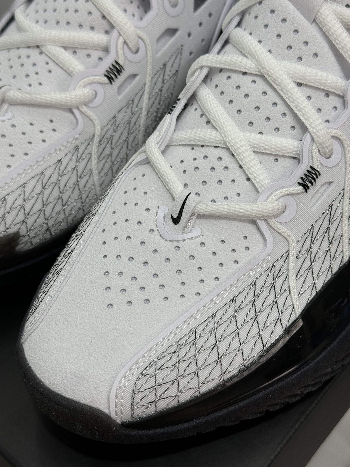  超临界版本 ZOOM GT Cut 3  中筒  篮球鞋 球鞋 实战鞋 全掌气垫 后卫精英 TPU抗扭 男鞋 波鞋  黑白 DV2913-102