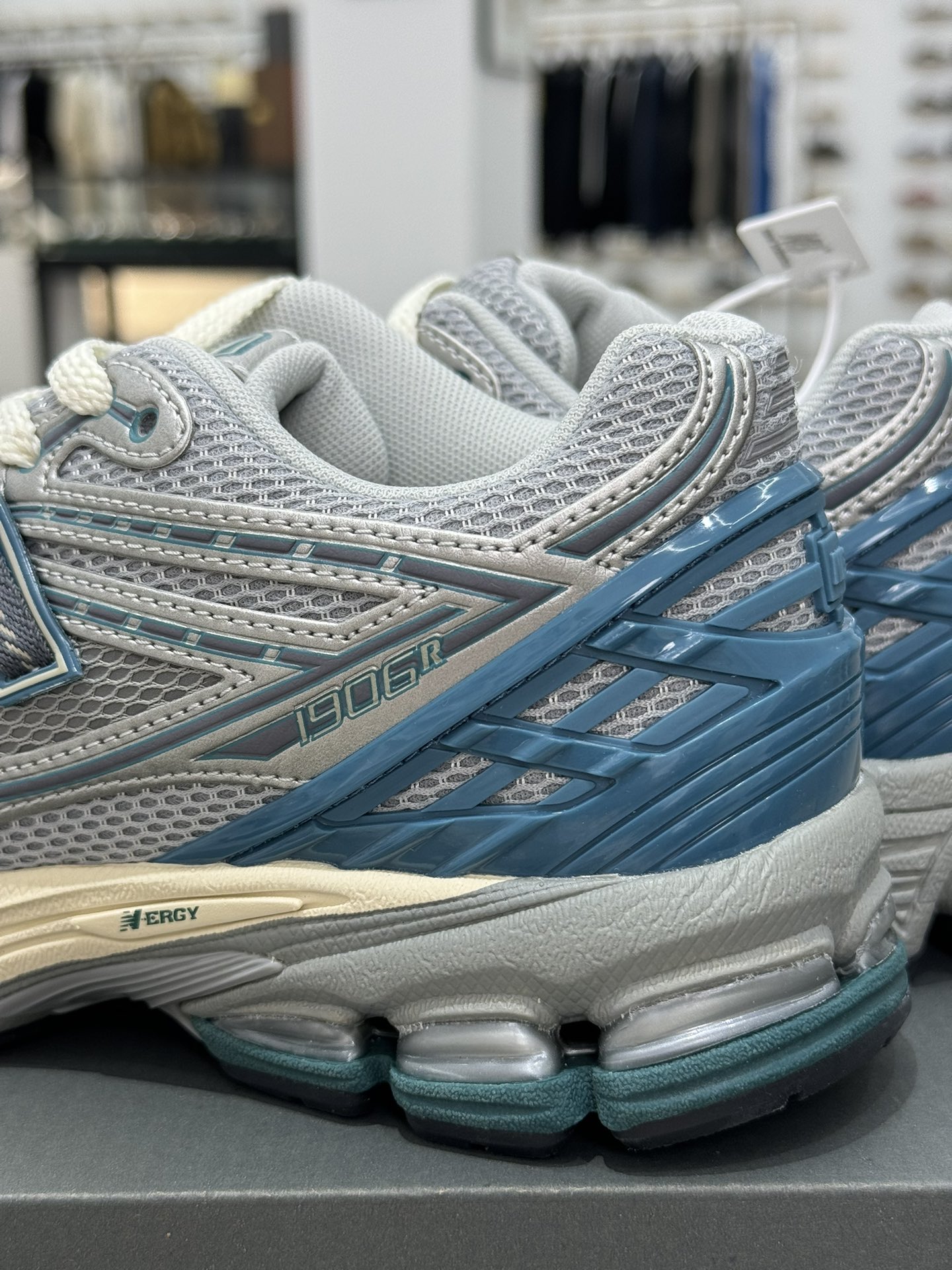  新版  New Balance NB 1906R Silver SILVER METALLIC 低筒 复古跑鞋 耐磨透气 休闲鞋 运动鞋 男鞋 女鞋 C银灰蓝1906REO