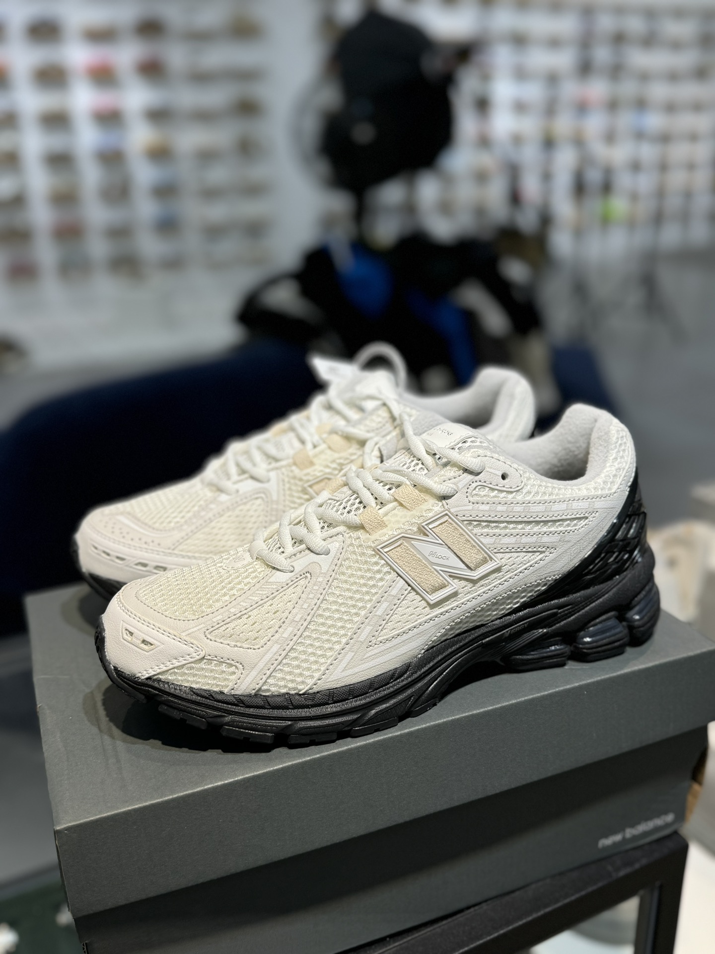  新版  Comme des Garcons Homme White New Balance NB 1906R  低筒 复古跑鞋 耐磨透气 休闲鞋 运动鞋 男鞋 女鞋 C白黑 M1906RCO