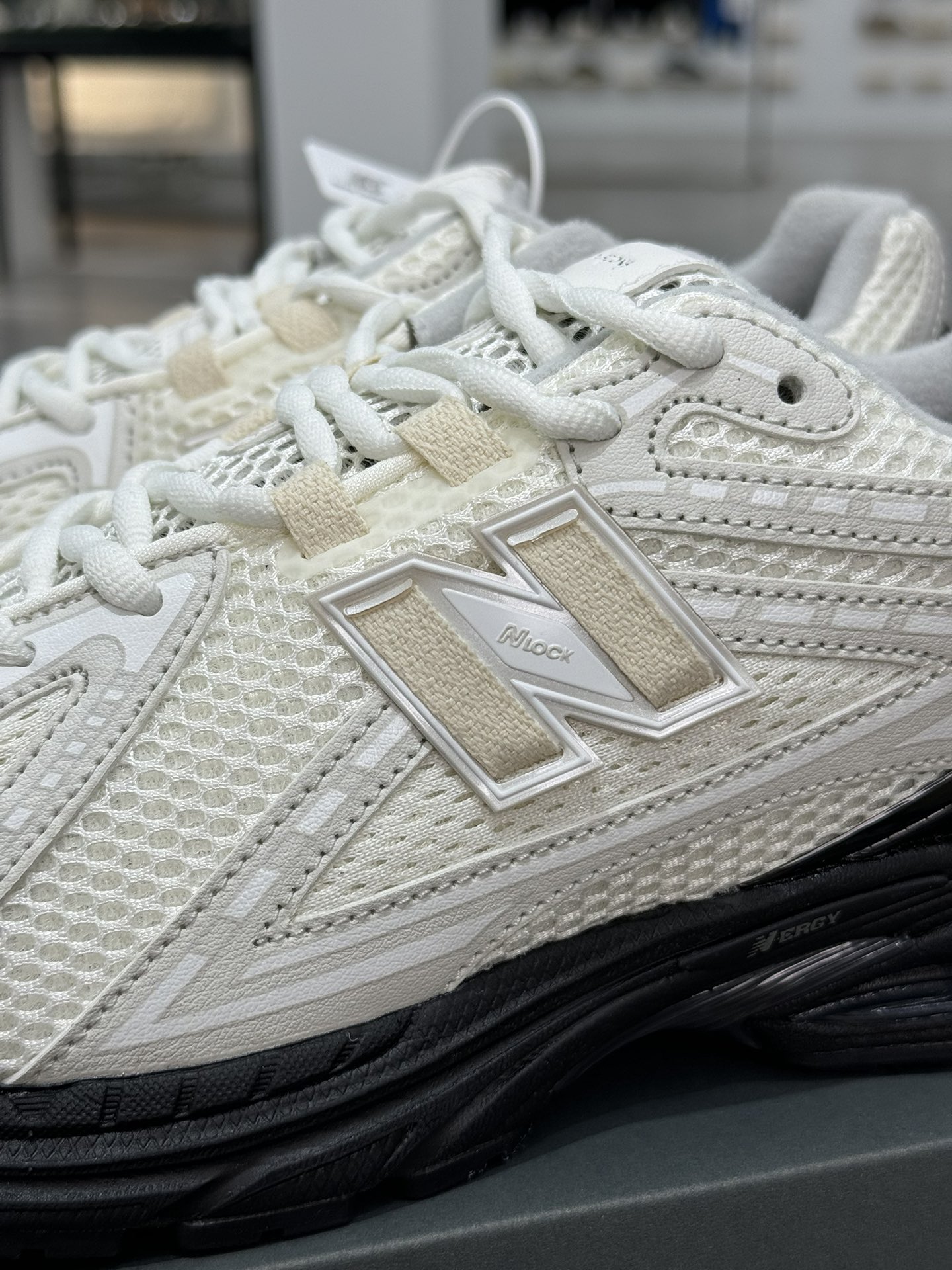  新版  Comme des Garcons Homme White New Balance NB 1906R  低筒 复古跑鞋 耐磨透气 休闲鞋 运动鞋 男鞋 女鞋 C白黑 M1906RCO