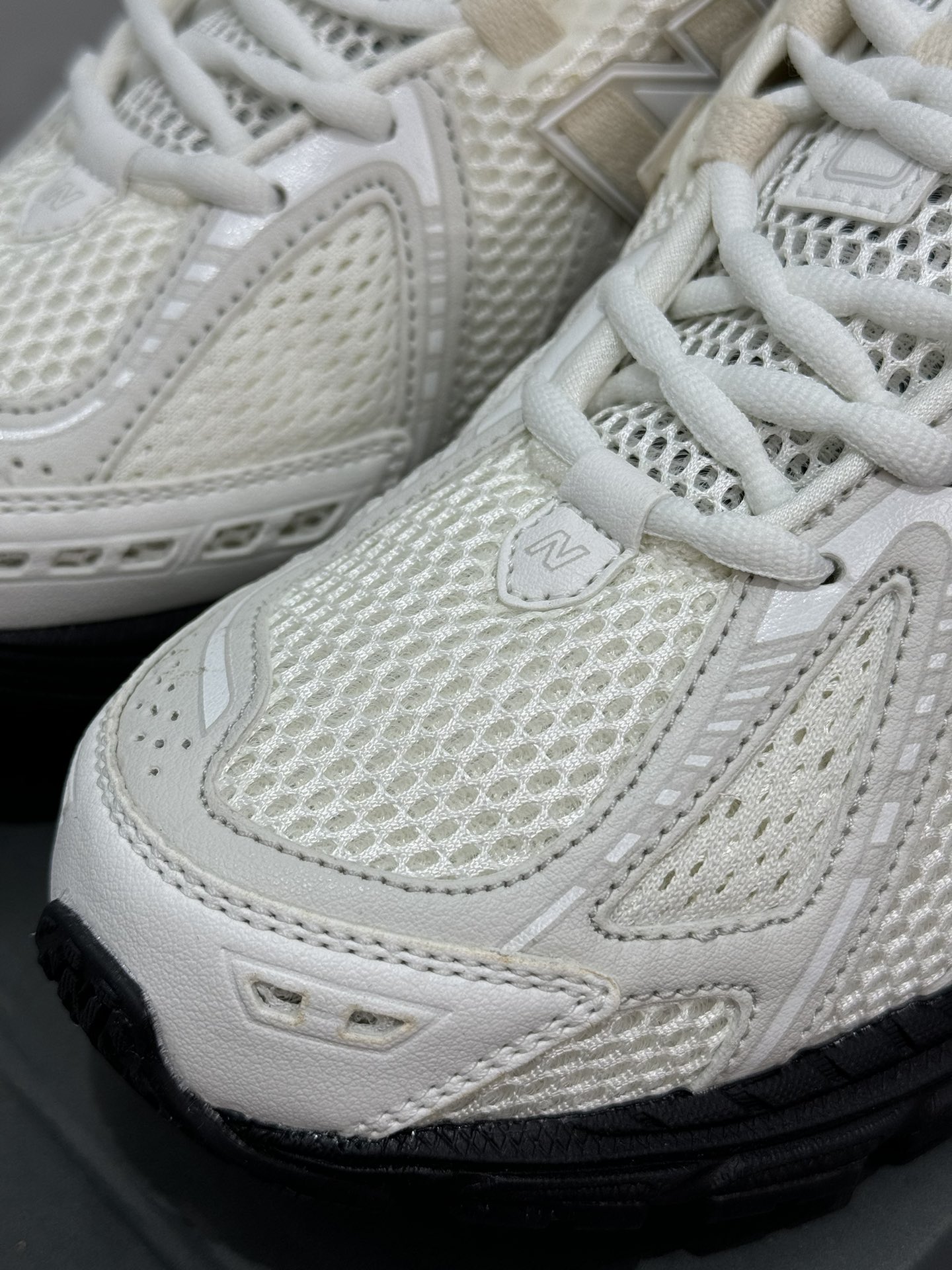  新版  Comme des Garcons Homme White New Balance NB 1906R  低筒 复古跑鞋 耐磨透气 休闲鞋 运动鞋 男鞋 女鞋 C白黑 M1906RCO