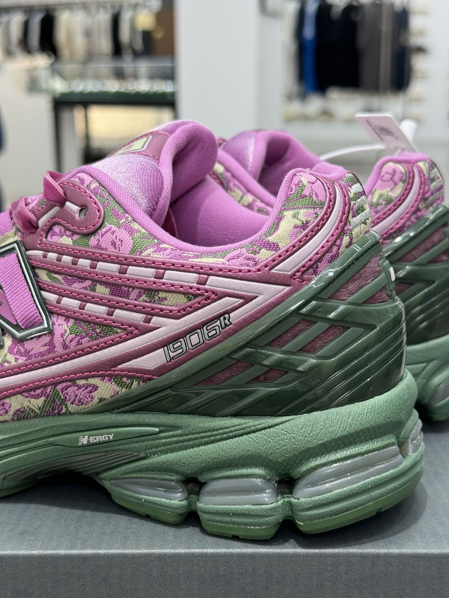  新版 New Balance NB 1906R Unisex 低筒 复古跑鞋 耐磨透气 休闲鞋 运动鞋 波鞋 男士 女士   C粉色刺绣 M1906RDB