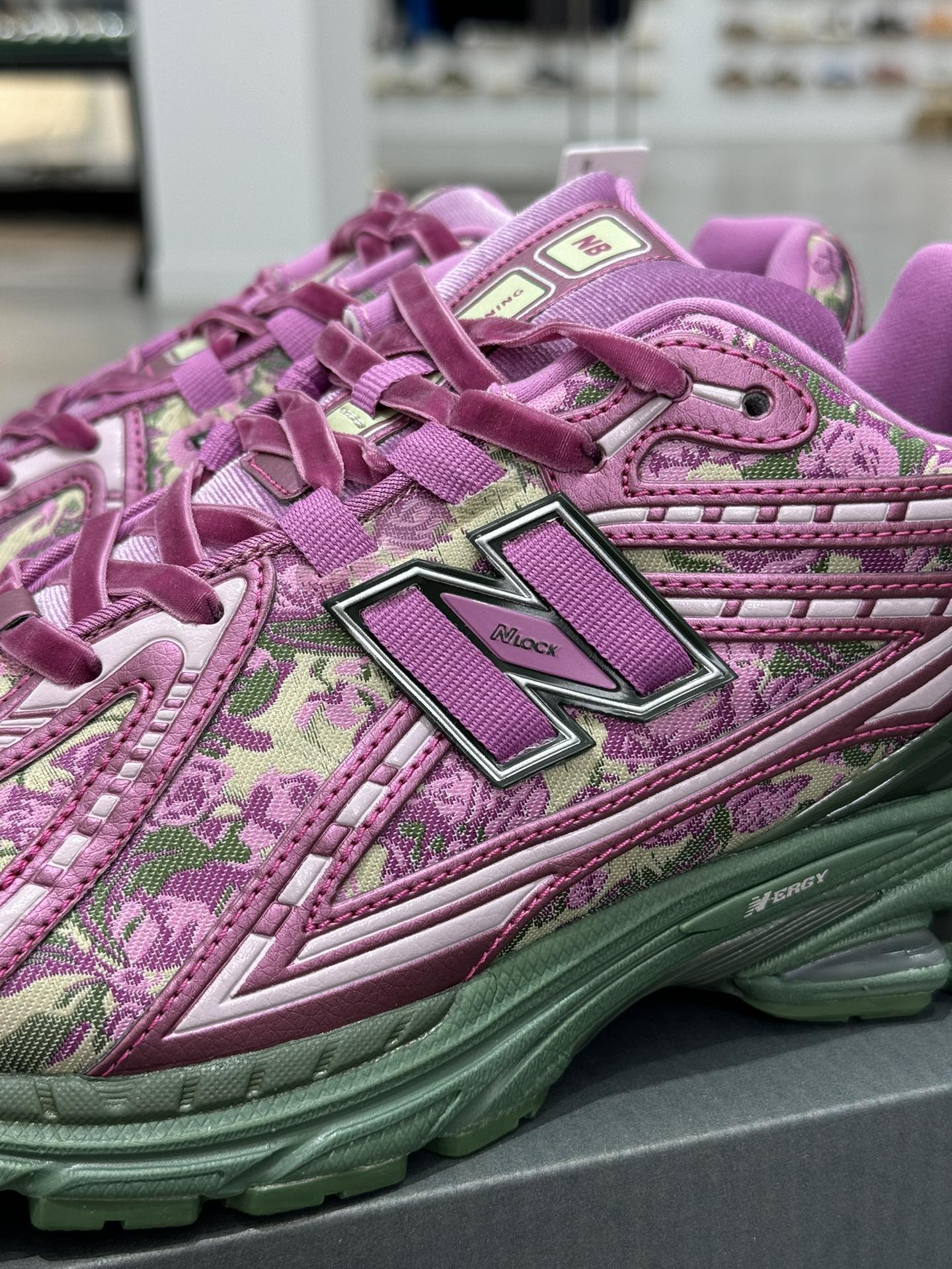  新版 New Balance NB 1906R Unisex 低筒 复古跑鞋 耐磨透气 休闲鞋 运动鞋 波鞋 男士 女士   C粉色刺绣 M1906RDB