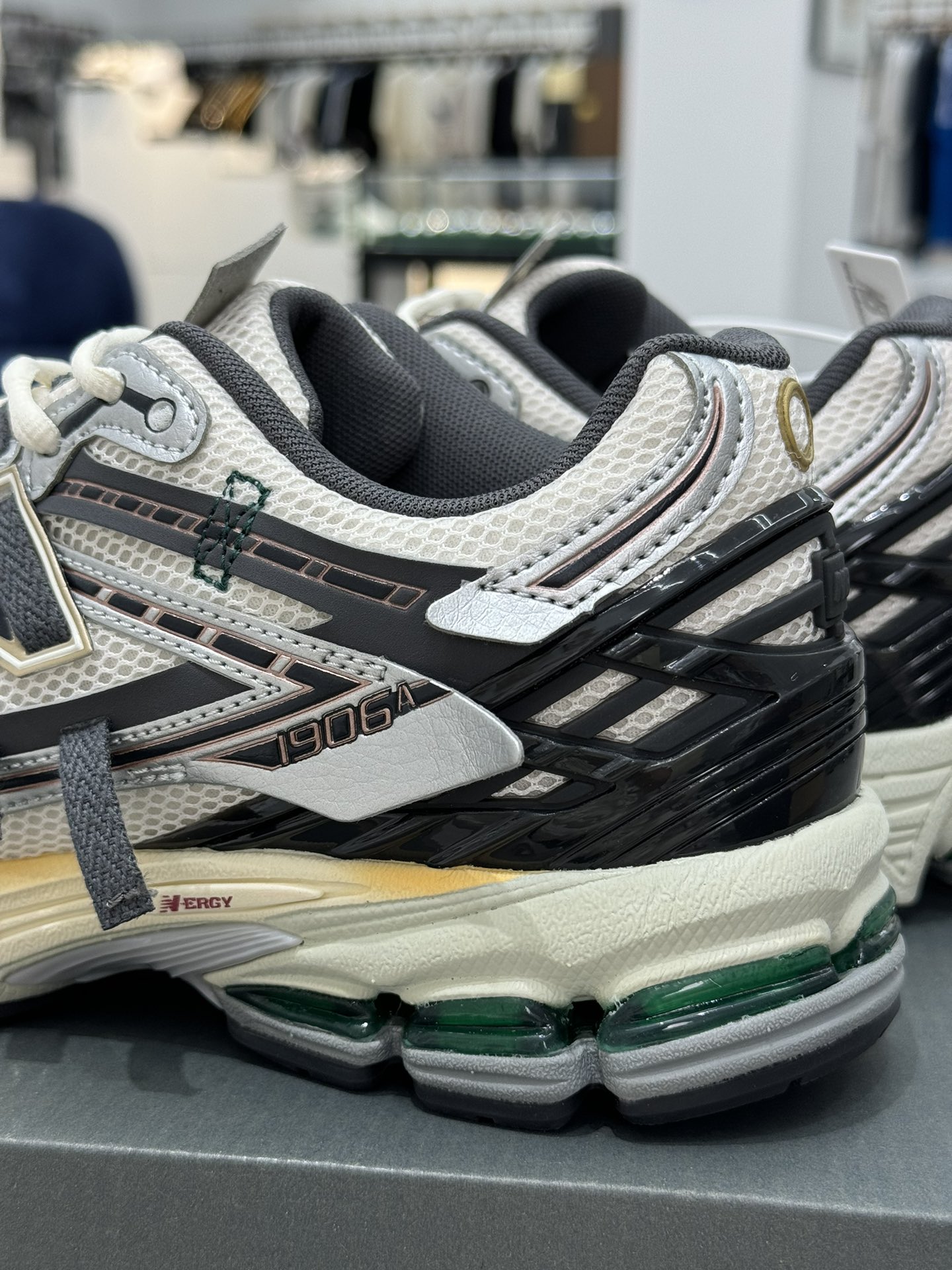  新版 New Balance NB 1906R Unisex 低筒 复古跑鞋 耐磨透气 休闲鞋 运动鞋 波鞋 男士 女士   C灰银 M1906AD