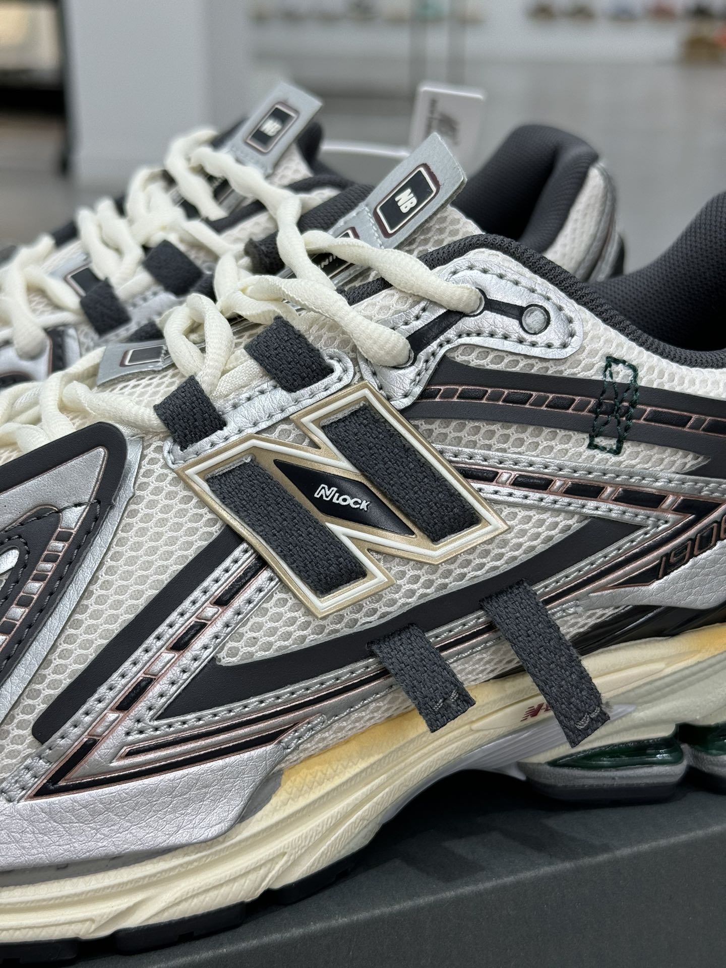  新版 New Balance NB 1906R Unisex 低筒 复古跑鞋 耐磨透气 休闲鞋 运动鞋 波鞋 男士 女士   C灰银 M1906AD