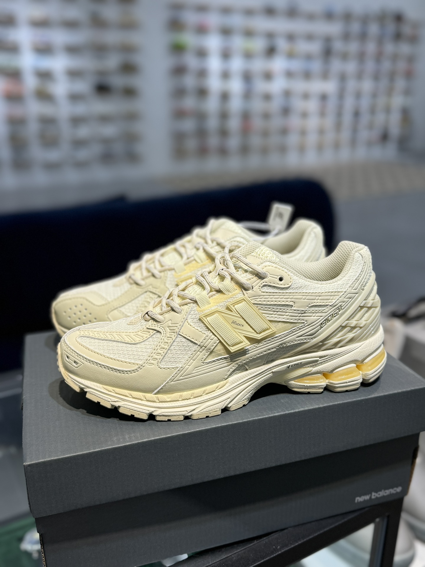  新版 New Balance NB 1906R Beige Unisex 低筒 复古跑鞋 耐磨透气 休闲鞋 运动鞋 波鞋 男士 女士  C米色 M1906NK