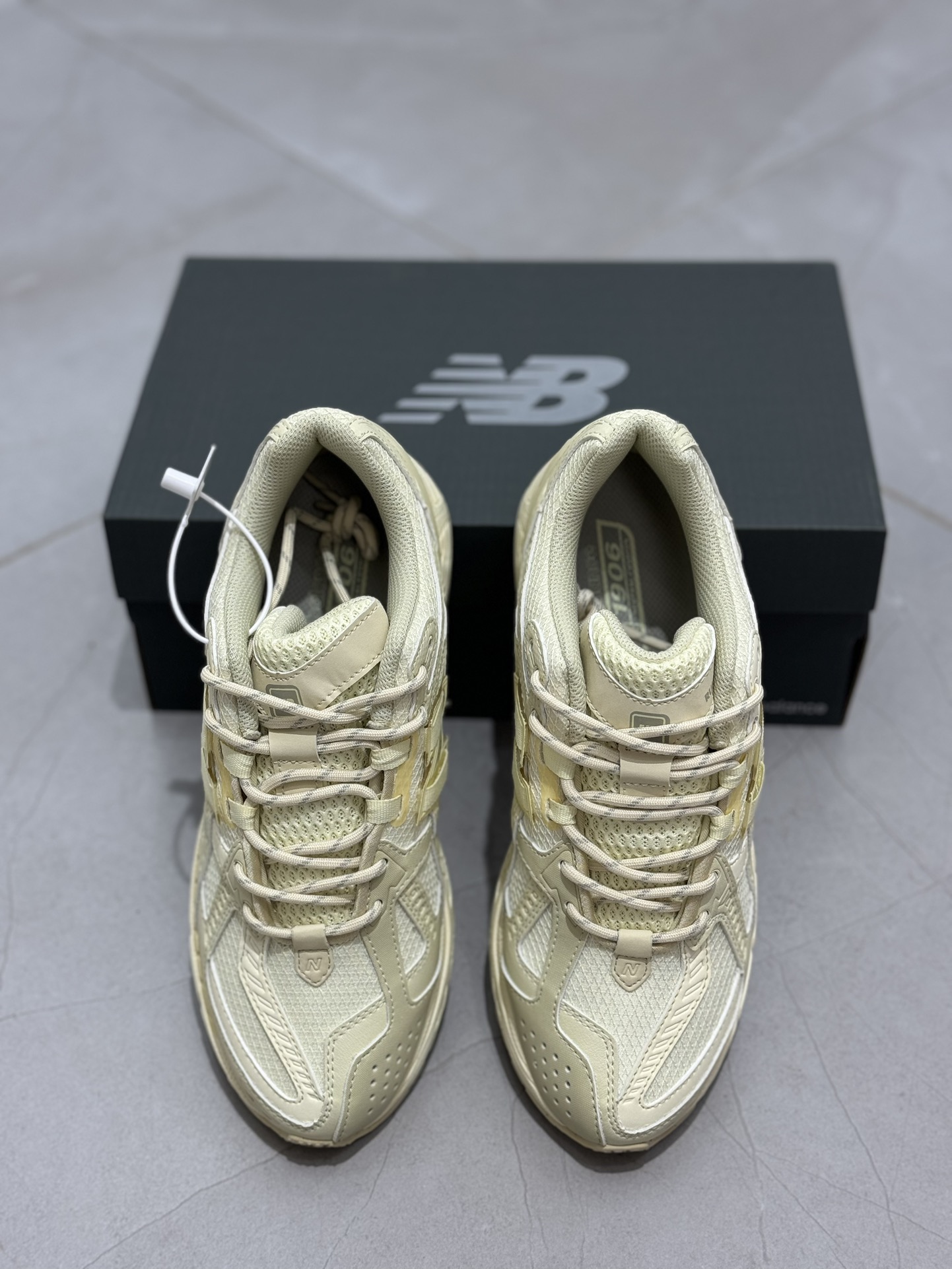  新版 New Balance NB 1906R Beige Unisex 低筒 复古跑鞋 耐磨透气 休闲鞋 运动鞋 波鞋 男士 女士  C米色 M1906NK