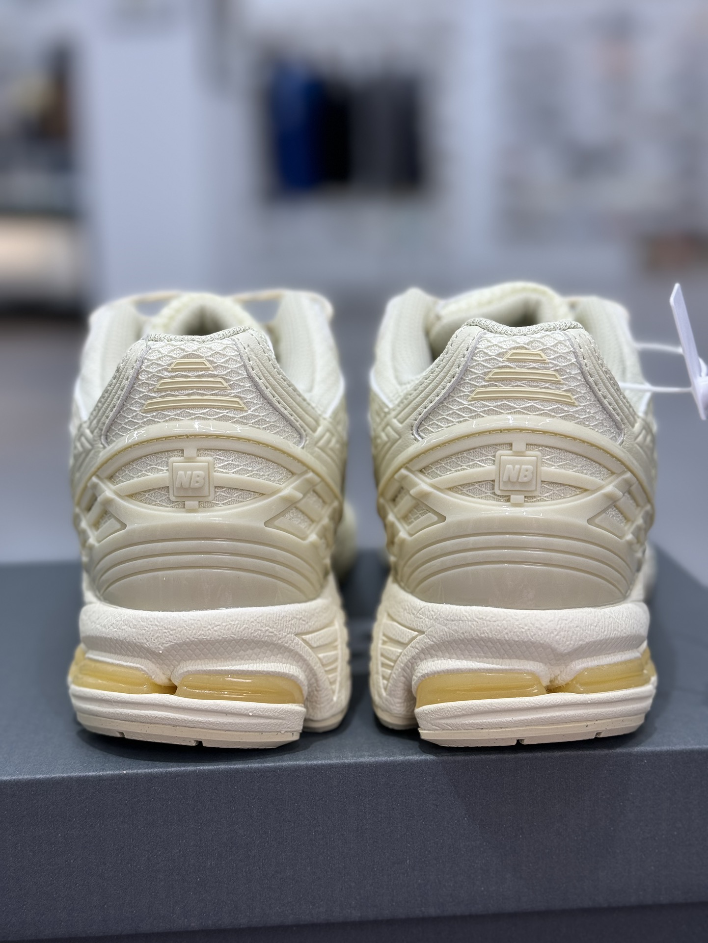  新版 New Balance NB 1906R Beige Unisex 低筒 复古跑鞋 耐磨透气 休闲鞋 运动鞋 波鞋 男士 女士  C米色 M1906NK