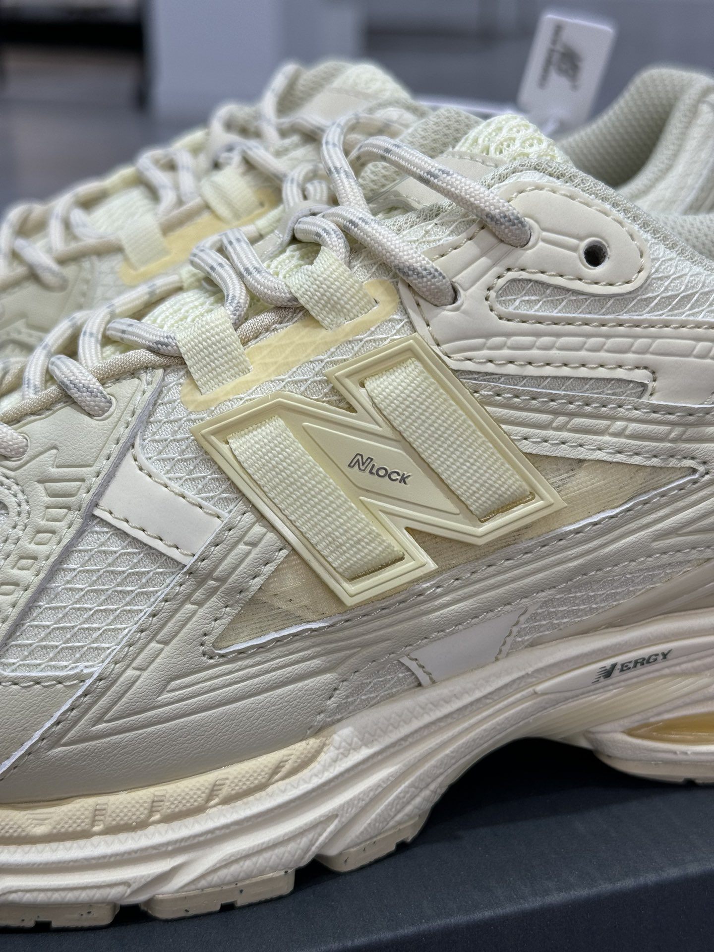  新版 New Balance NB 1906R Beige Unisex 低筒 复古跑鞋 耐磨透气 休闲鞋 运动鞋 波鞋 男士 女士  C米色 M1906NK