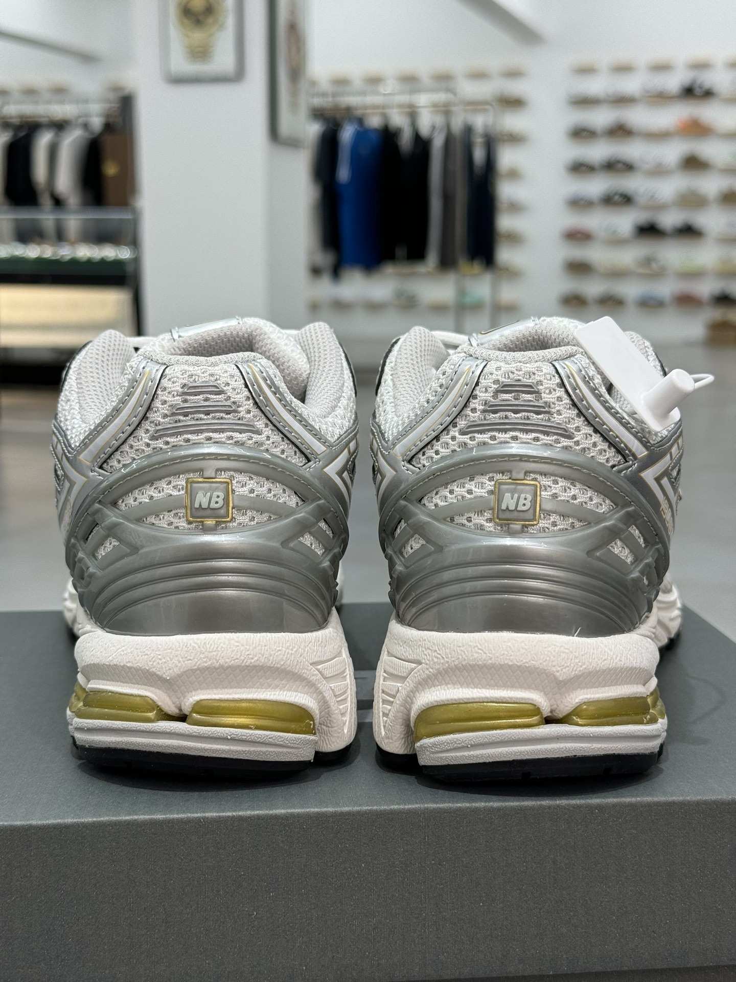  新版 New Balance NB 1906R Beige Unisex 低筒 复古跑鞋 耐磨透气 休闲鞋 运动鞋 波鞋 男士 女士  C白金 M1906RI