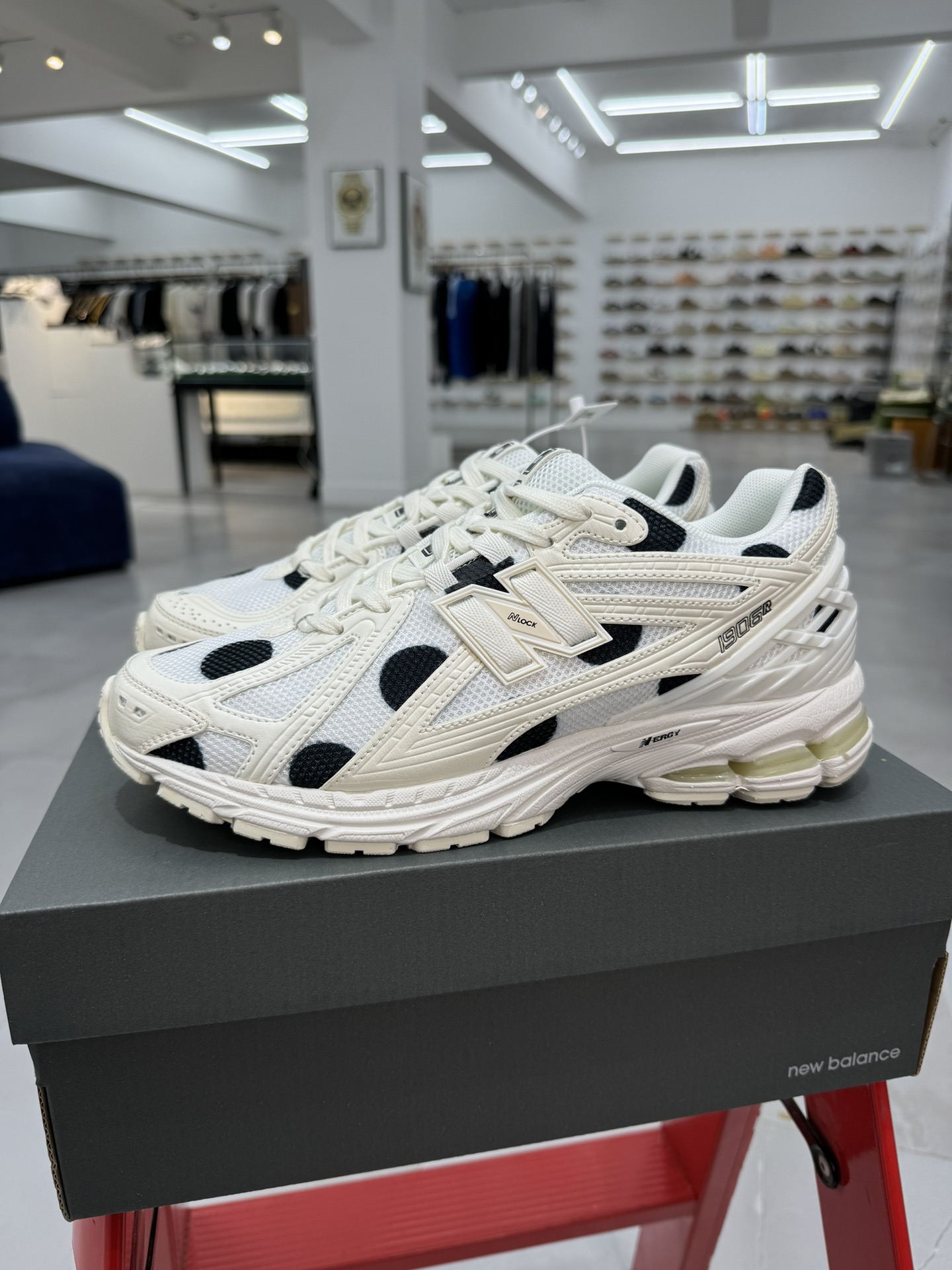  新版 New Balance NB 1906R  Unisex 低筒 复古跑鞋 耐磨透气 休闲鞋 运动鞋 波鞋 男士 女士  C白黑色 M1906RPC