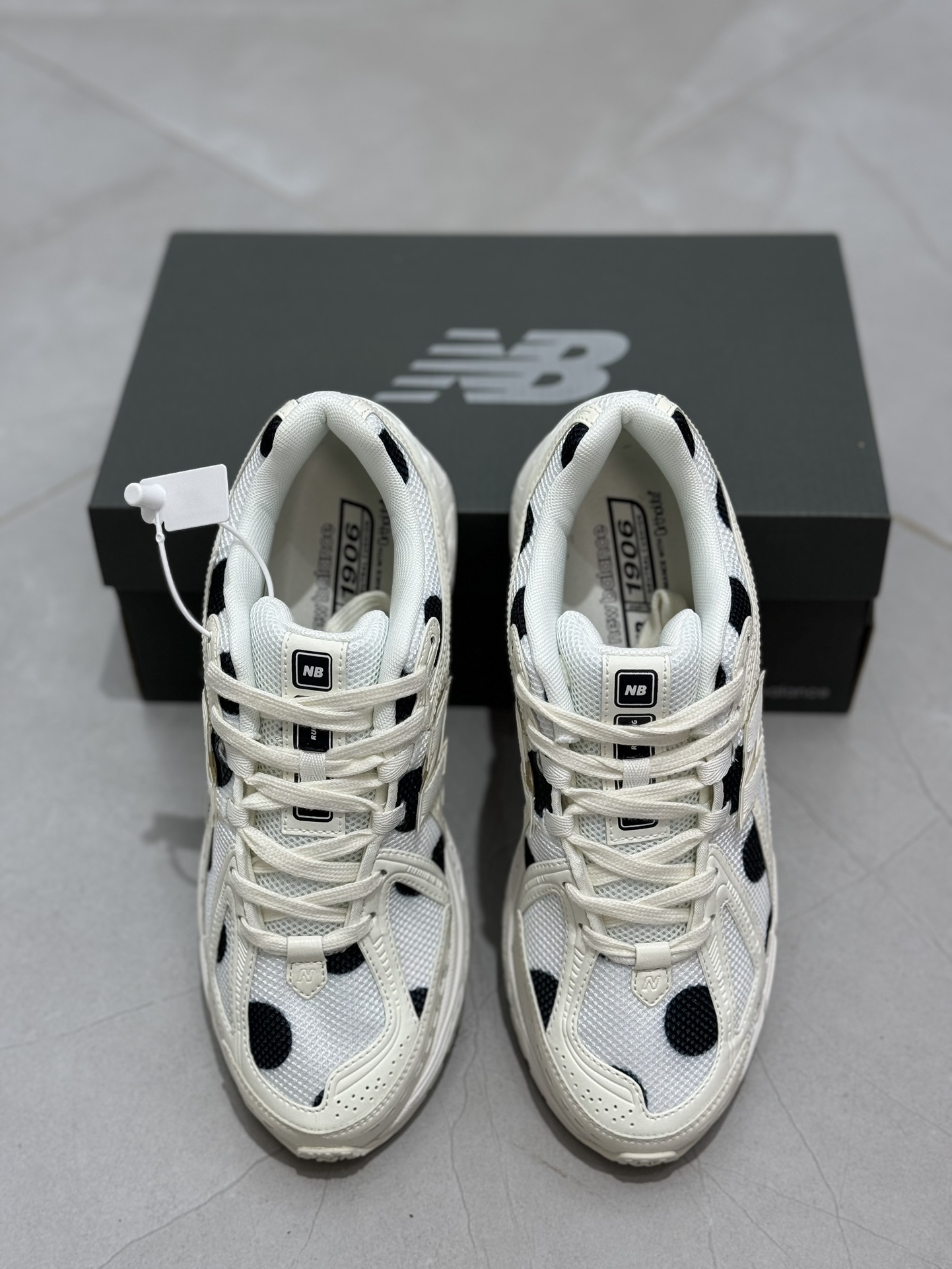  新版 New Balance NB 1906R  Unisex 低筒 复古跑鞋 耐磨透气 休闲鞋 运动鞋 波鞋 男士 女士  C白黑色 M1906RPC