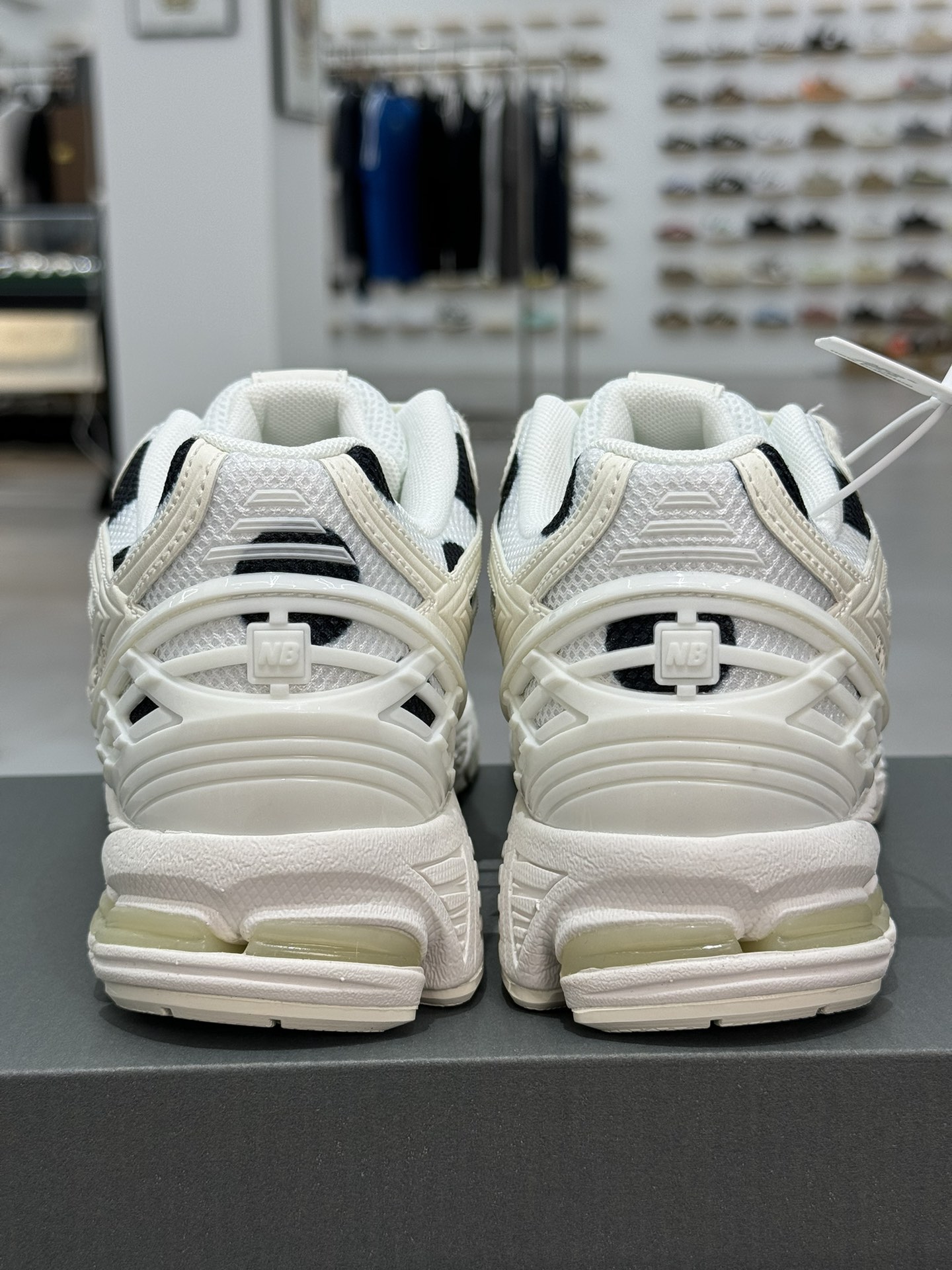  新版 New Balance NB 1906R  Unisex 低筒 复古跑鞋 耐磨透气 休闲鞋 运动鞋 波鞋 男士 女士  C白黑色 M1906RPC