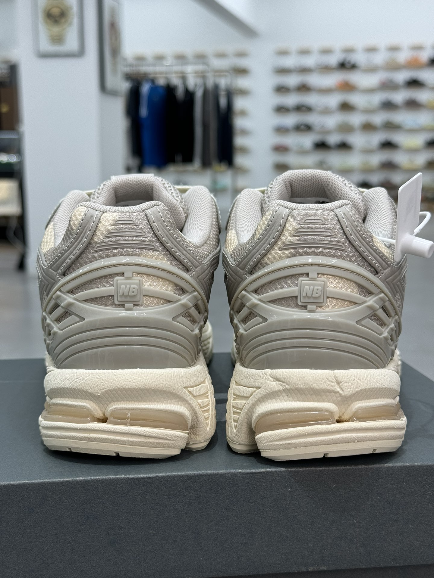  新版 New Balance NB 1906R  Unisex 低筒 复古跑鞋 耐磨透气 休闲鞋 运动鞋 波鞋 男士 女士  C米灰 M1906RPA