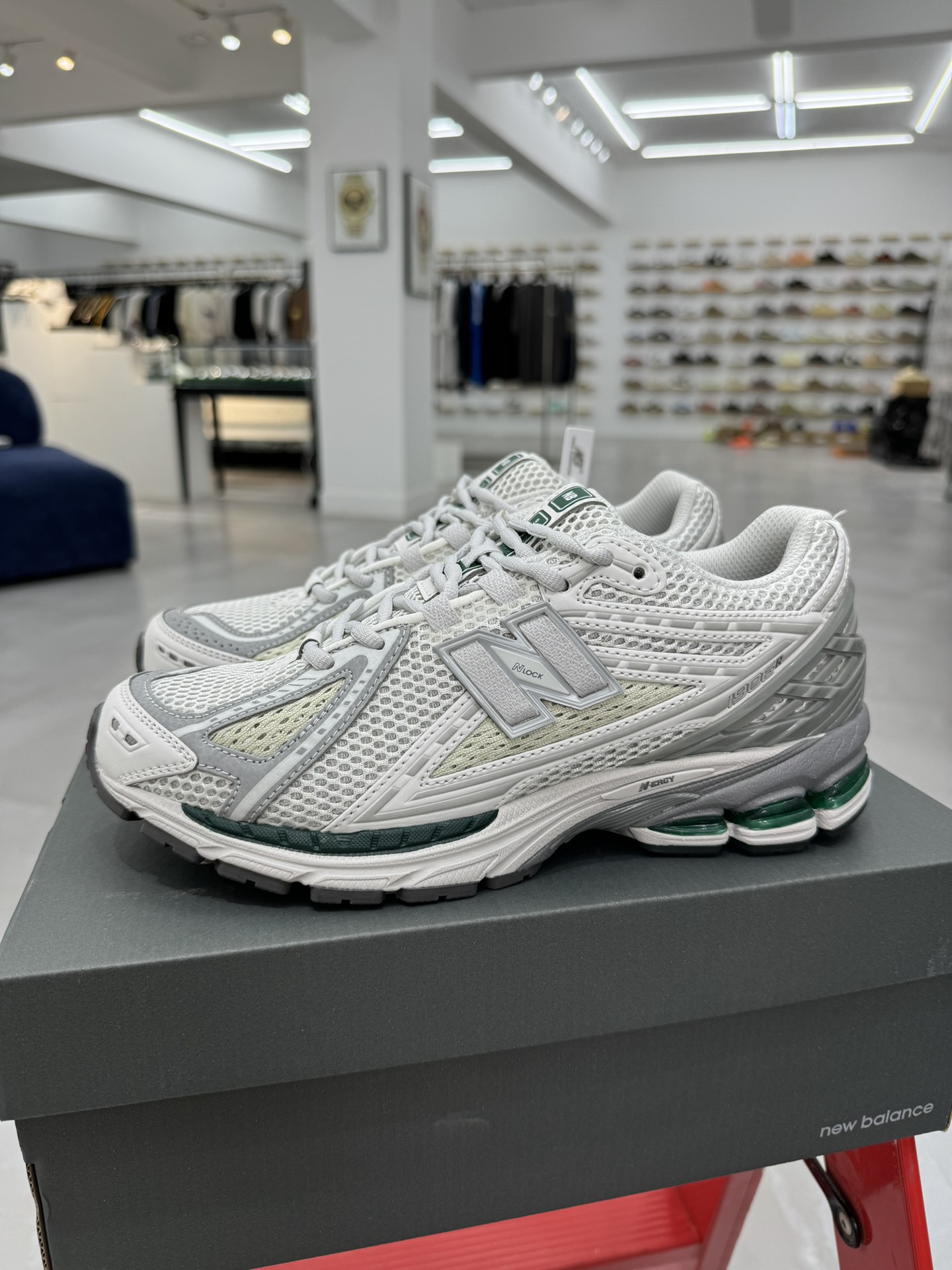  新版 New Balance NB 1906R  Unisex 低筒 复古跑鞋 耐磨透气 休闲鞋 运动鞋 波鞋 男士 女士  C灰白色 M1906RGP