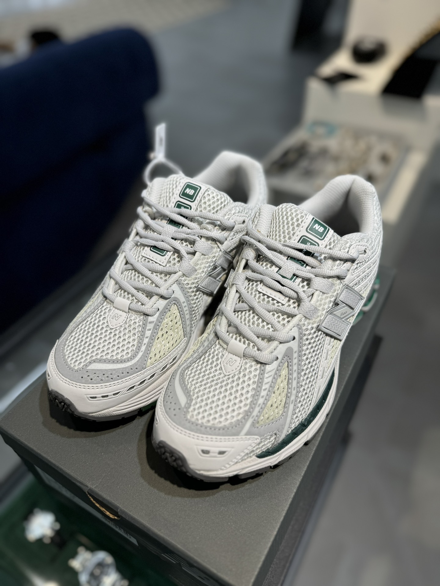  新版 New Balance NB 1906R  Unisex 低筒 复古跑鞋 耐磨透气 休闲鞋 运动鞋 波鞋 男士 女士  C灰白色 M1906RGP