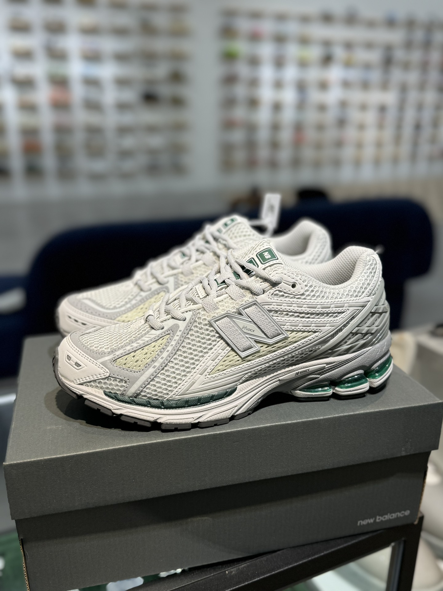  新版 New Balance NB 1906R  Unisex 低筒 复古跑鞋 耐磨透气 休闲鞋 运动鞋 波鞋 男士 女士  C灰白色 M1906RGP