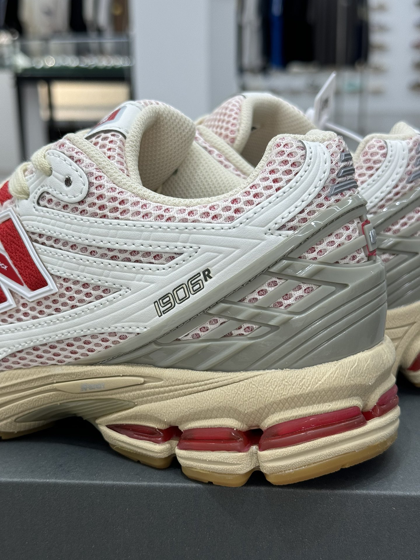  新版 New Balance NB 1906R  Unisex 低筒 复古跑鞋 耐磨透气 休闲鞋 运动鞋 波鞋 男士 女士  C白红 M1906RO