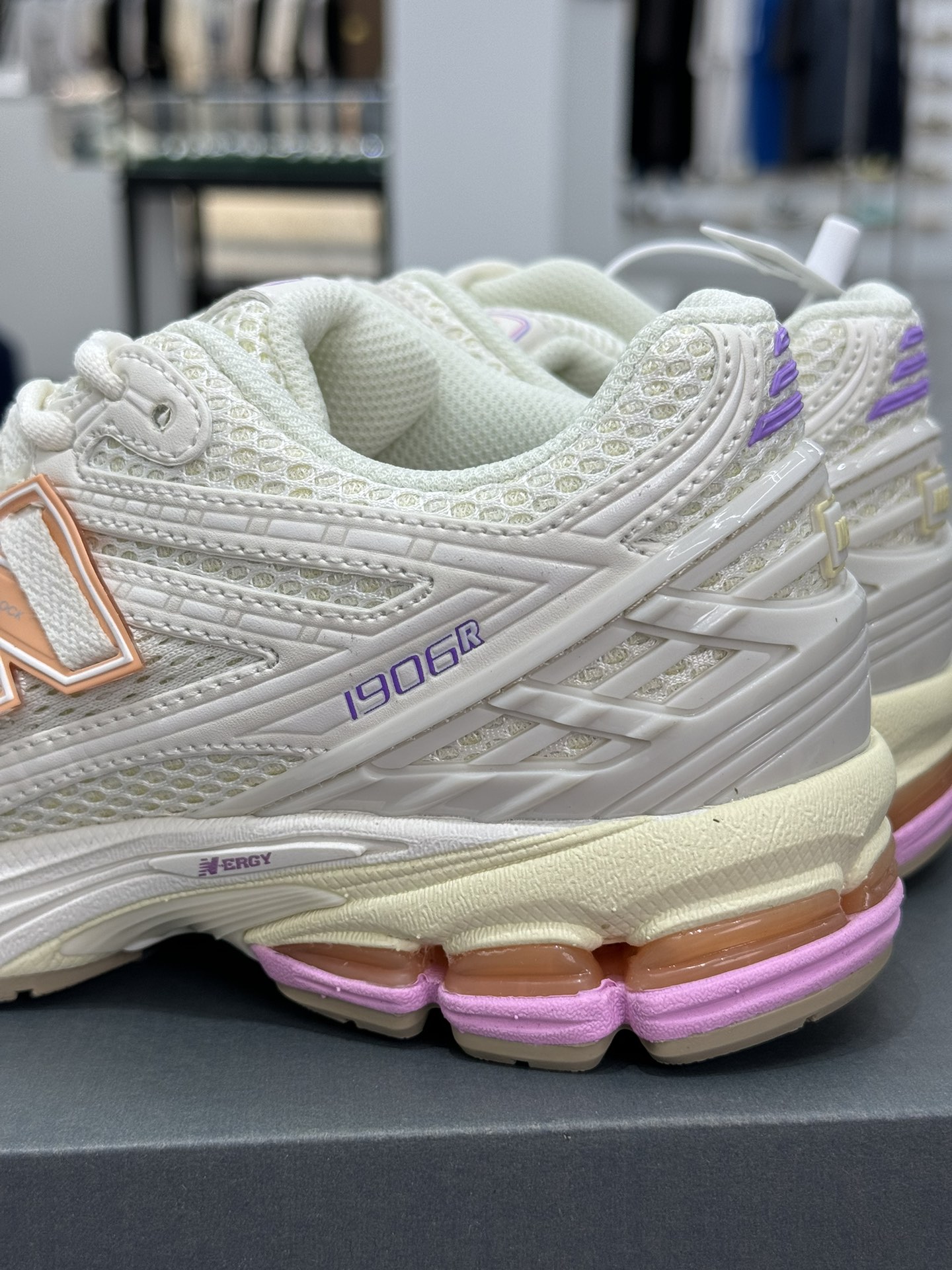  新版 New Balance NB 1906R  Unisex 低筒 复古跑鞋 耐磨透气 休闲鞋 运动鞋 波鞋 男士 女士  C米粉 M1906RO