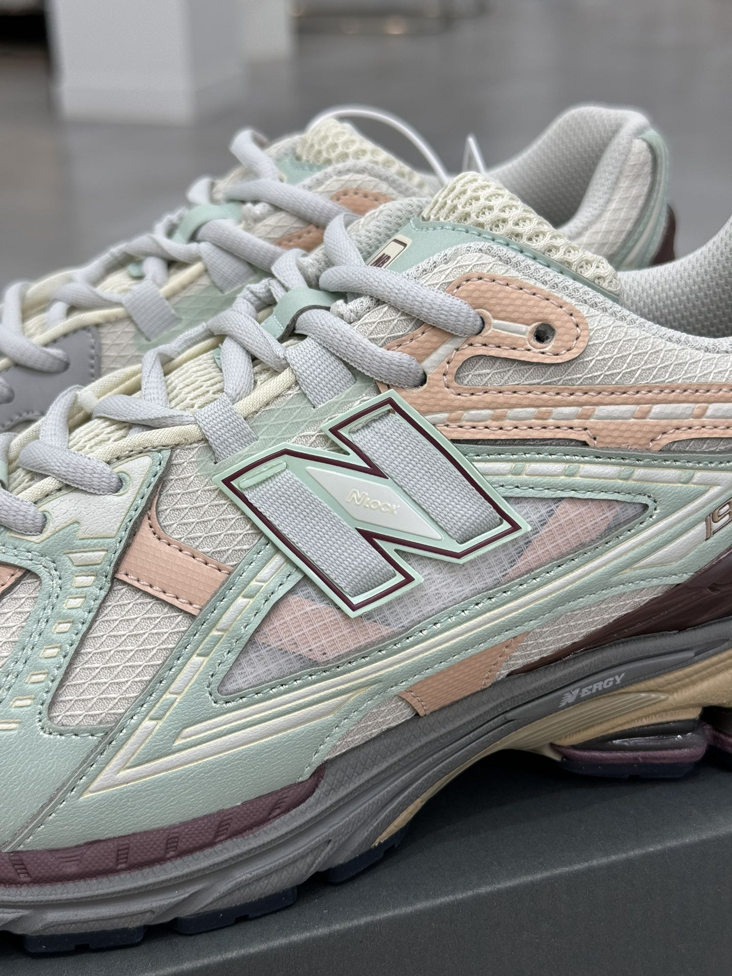  新版 New Balance NB 1906R  Unisex 低筒 复古跑鞋 耐磨透气 休闲鞋 运动鞋 波鞋 男士 女士  C米青 M1906ND