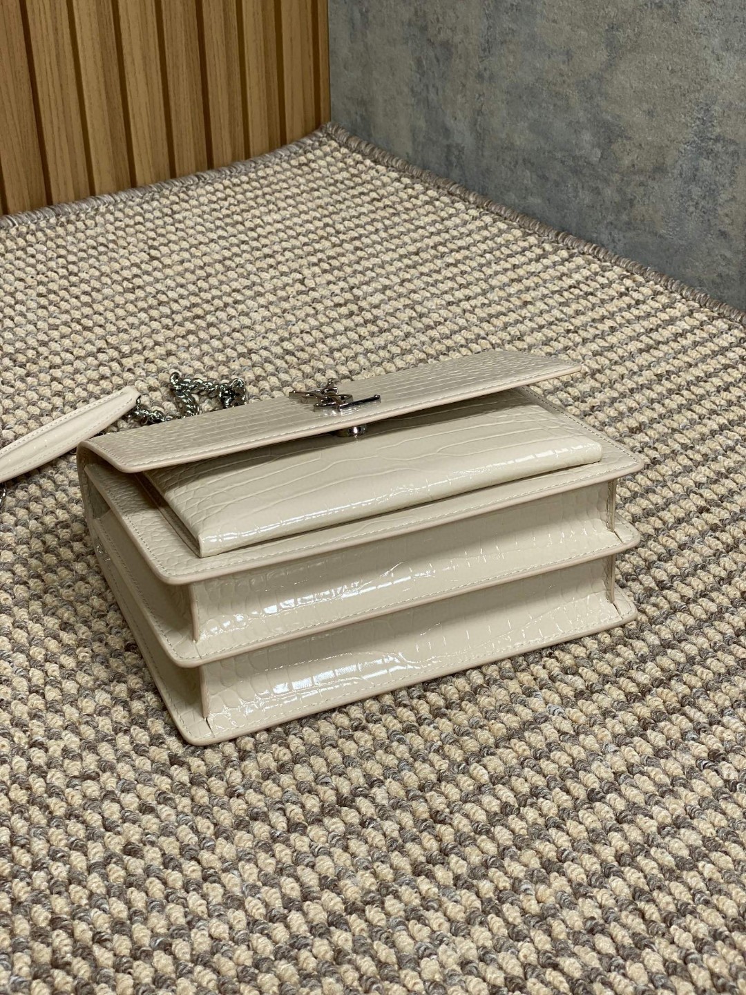  SAINT LAURENT 圣罗兰 YSLSunset  金色logo 牛皮 流浪包斜挎包 单肩包 小号 女款 大麦棕色