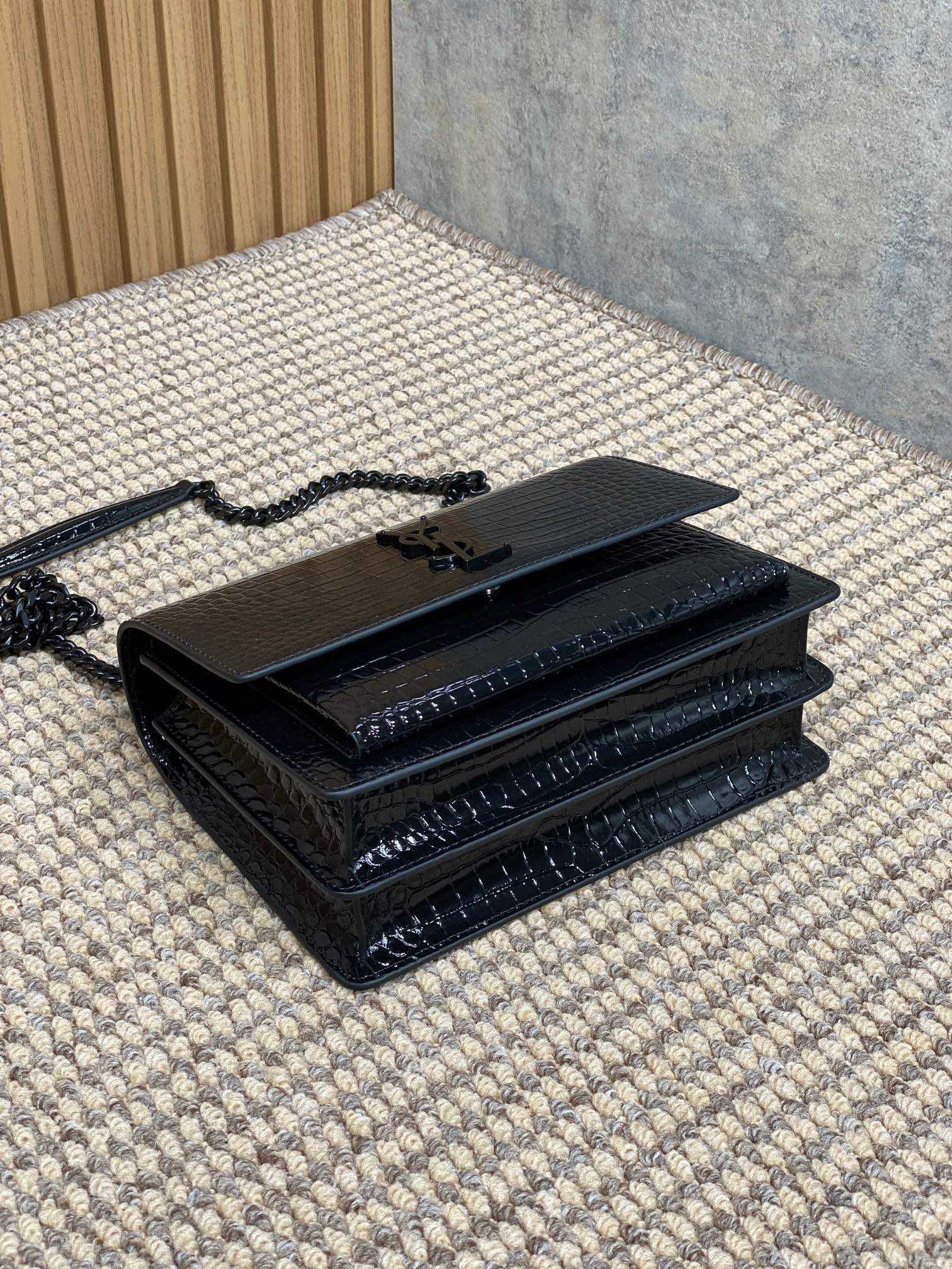 SAINT LAURENT 圣罗兰 YSL Sunset 日落 牛皮 流浪包 斜挎包 单肩包 女款 鳄鱼纹 中号 黑色黑标 442906-DND0U-1000