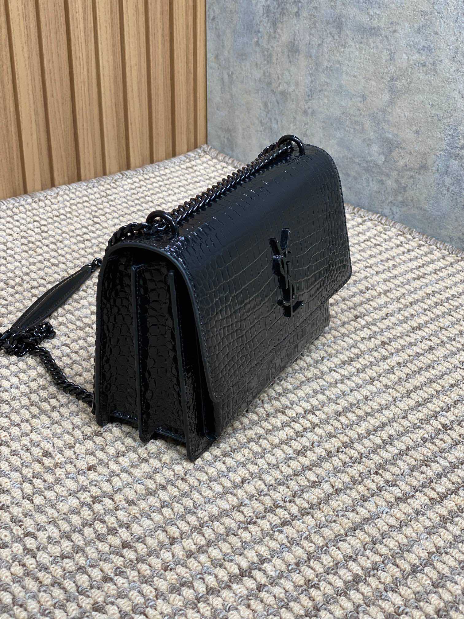 SAINT LAURENT 圣罗兰 YSL Sunset 日落 牛皮 流浪包 斜挎包 单肩包 女款 鳄鱼纹 中号 黑色黑标 442906-DND0U-1000