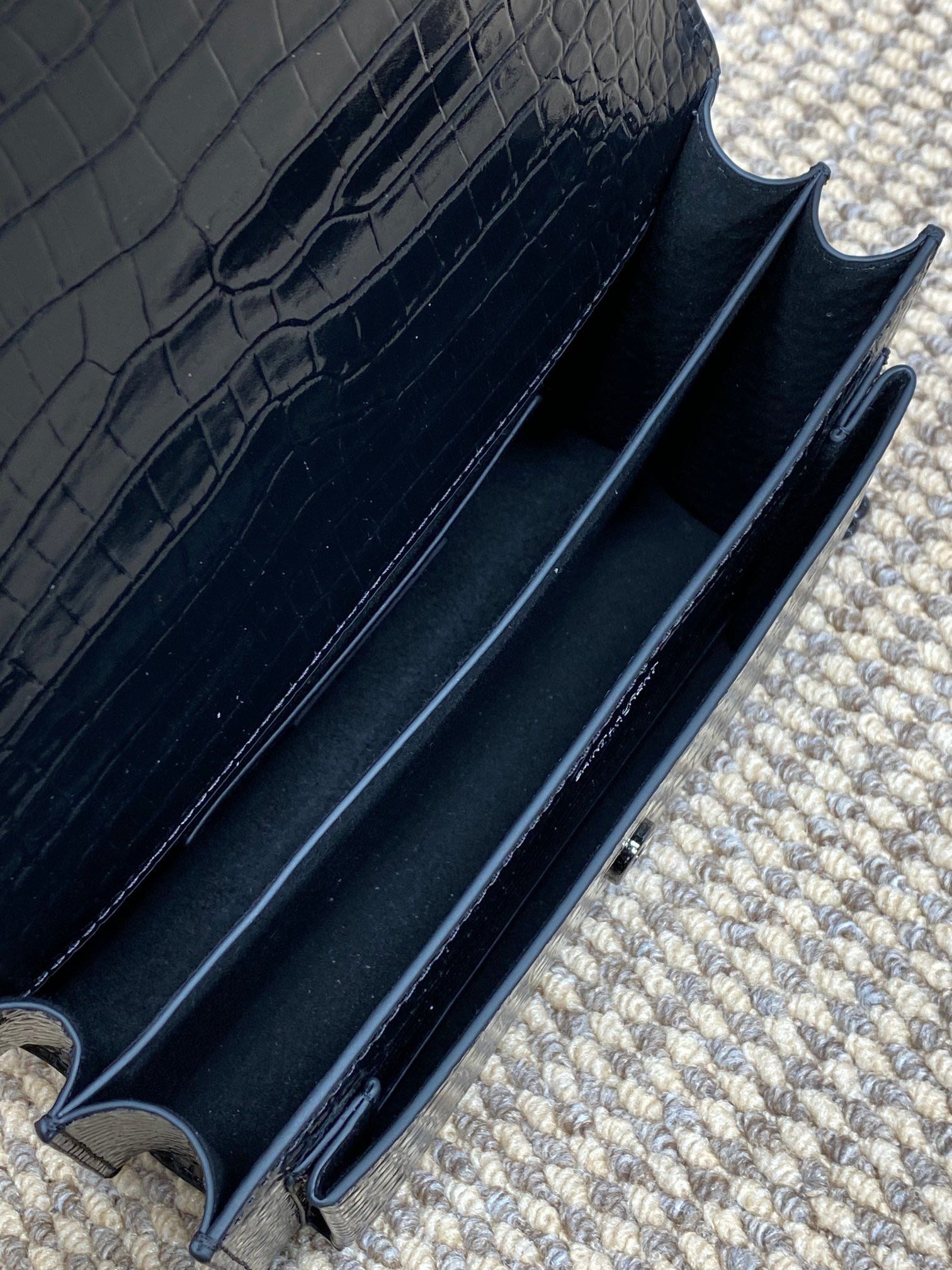 SAINT LAURENT 圣罗兰 YSL Sunset 日落 牛皮 流浪包 斜挎包 单肩包 女款 鳄鱼纹 中号 黑色黑标 442906-DND0U-1000