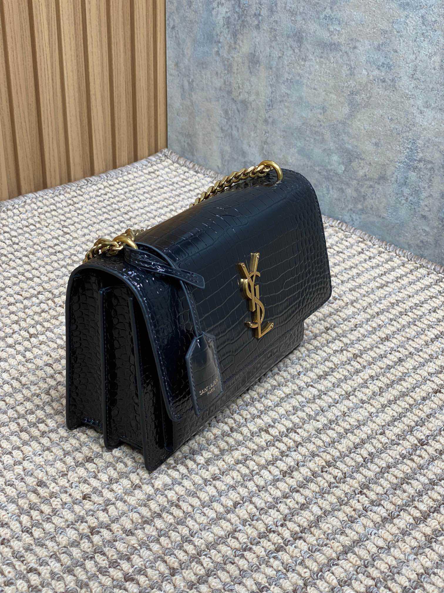  SAINT LAURENT 圣罗兰 YSL Sunset 日落 牛皮 流浪包 斜挎包 单肩包 女款 鳄鱼纹 中号 黑色金标 442906-DND0J-1000